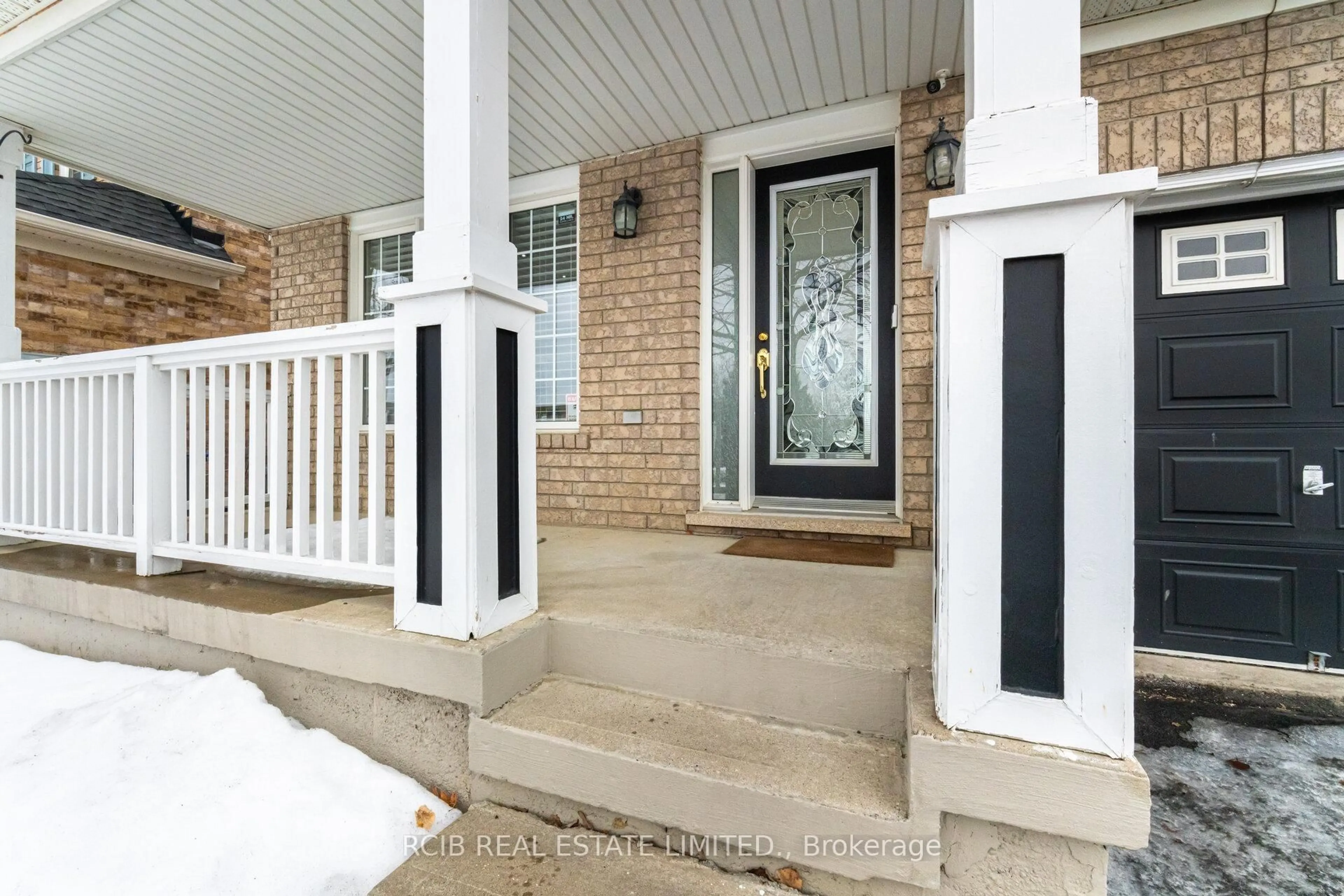 Indoor entryway for 36 Orangegrove Dr, Brampton Ontario L7A 3N4