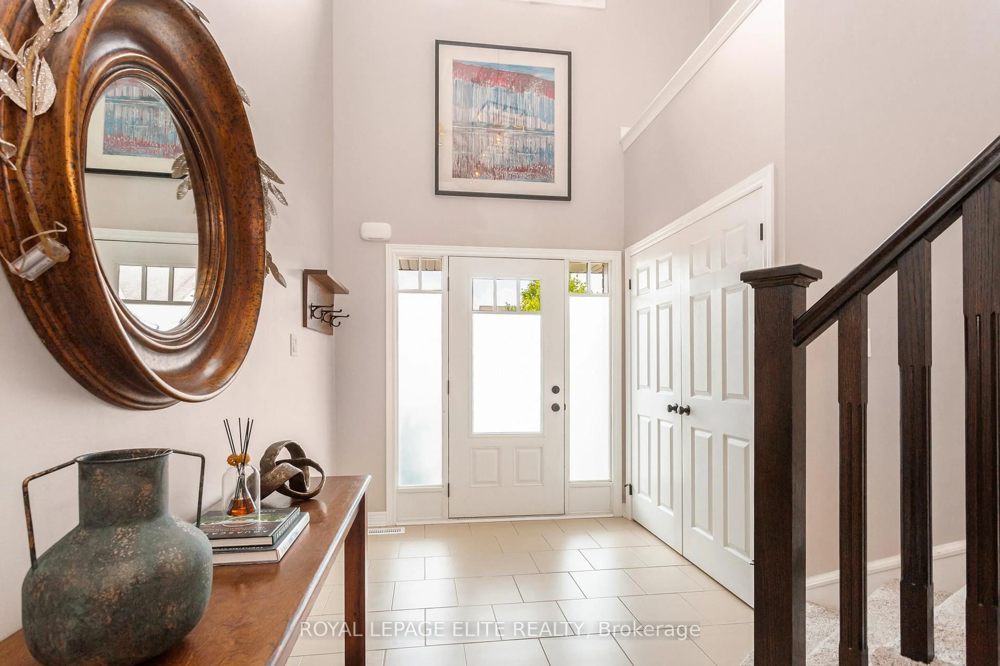 Indoor entryway for 49 PRESTON Dr, Orangeville Ontario L9W 4K3