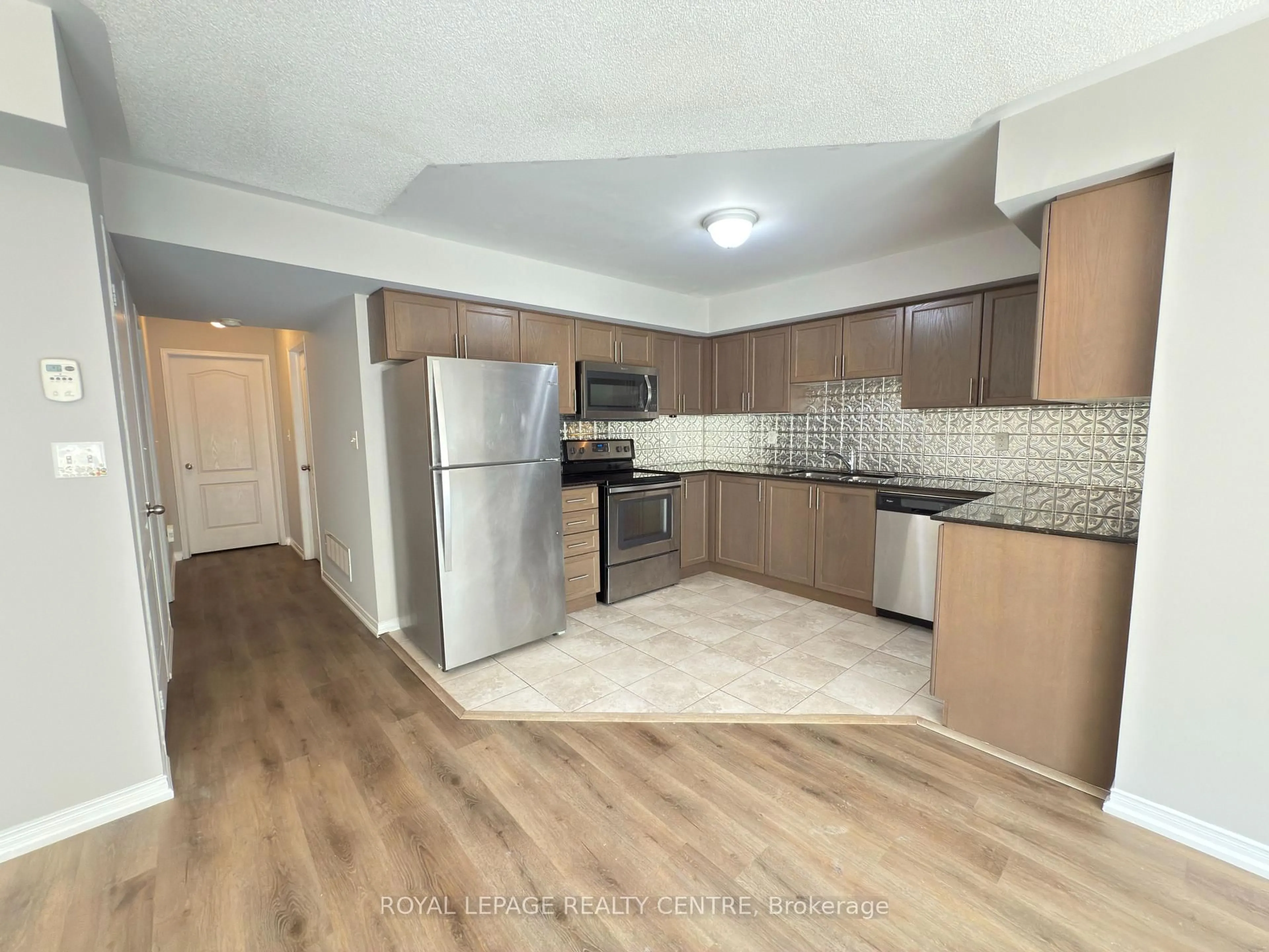 Unknown for 2472 Post Rd #19, Oakville Ontario L6H 0K1