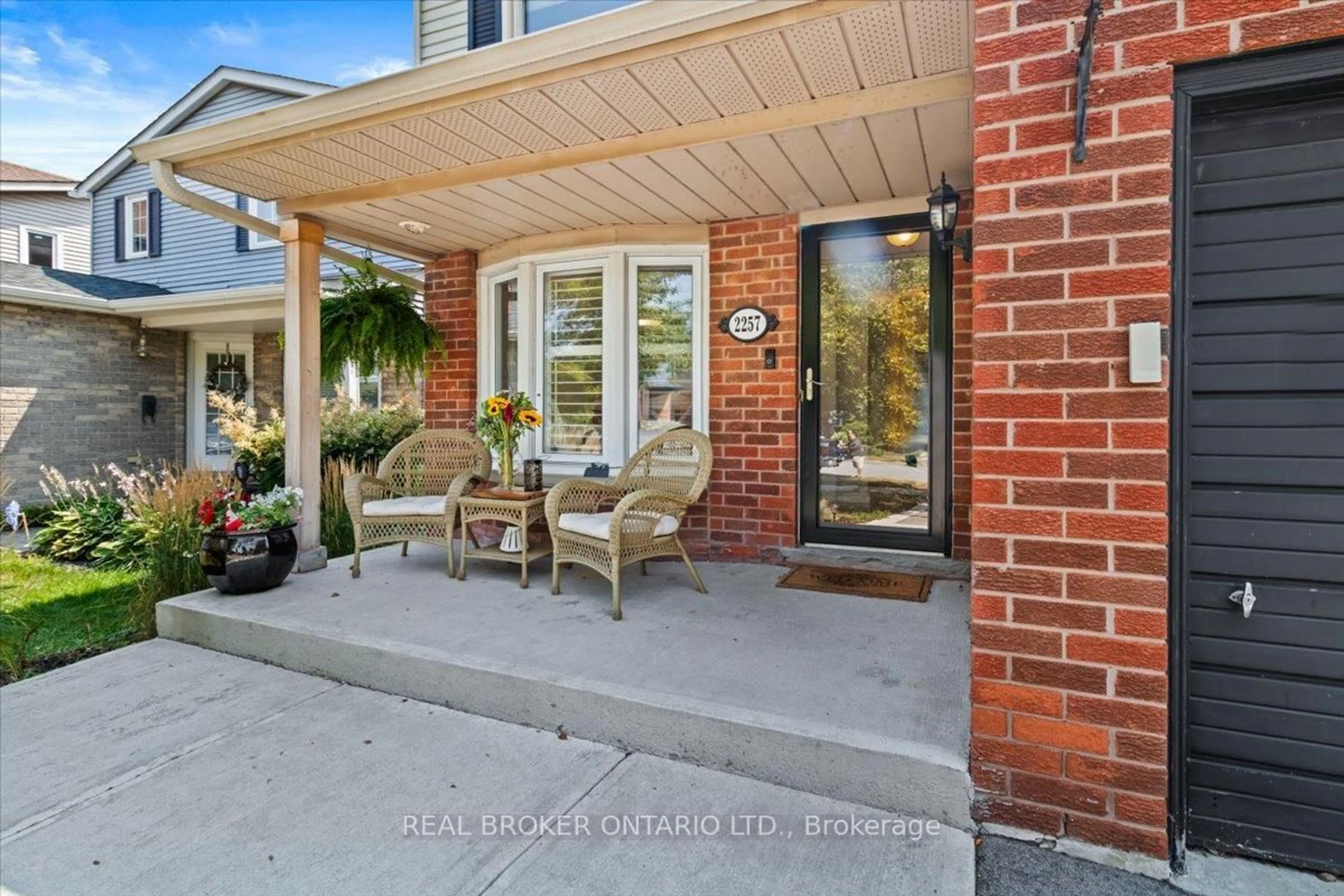 Unknown for 2257 Silverbirch Crt, Burlington Ontario L7M 3H2