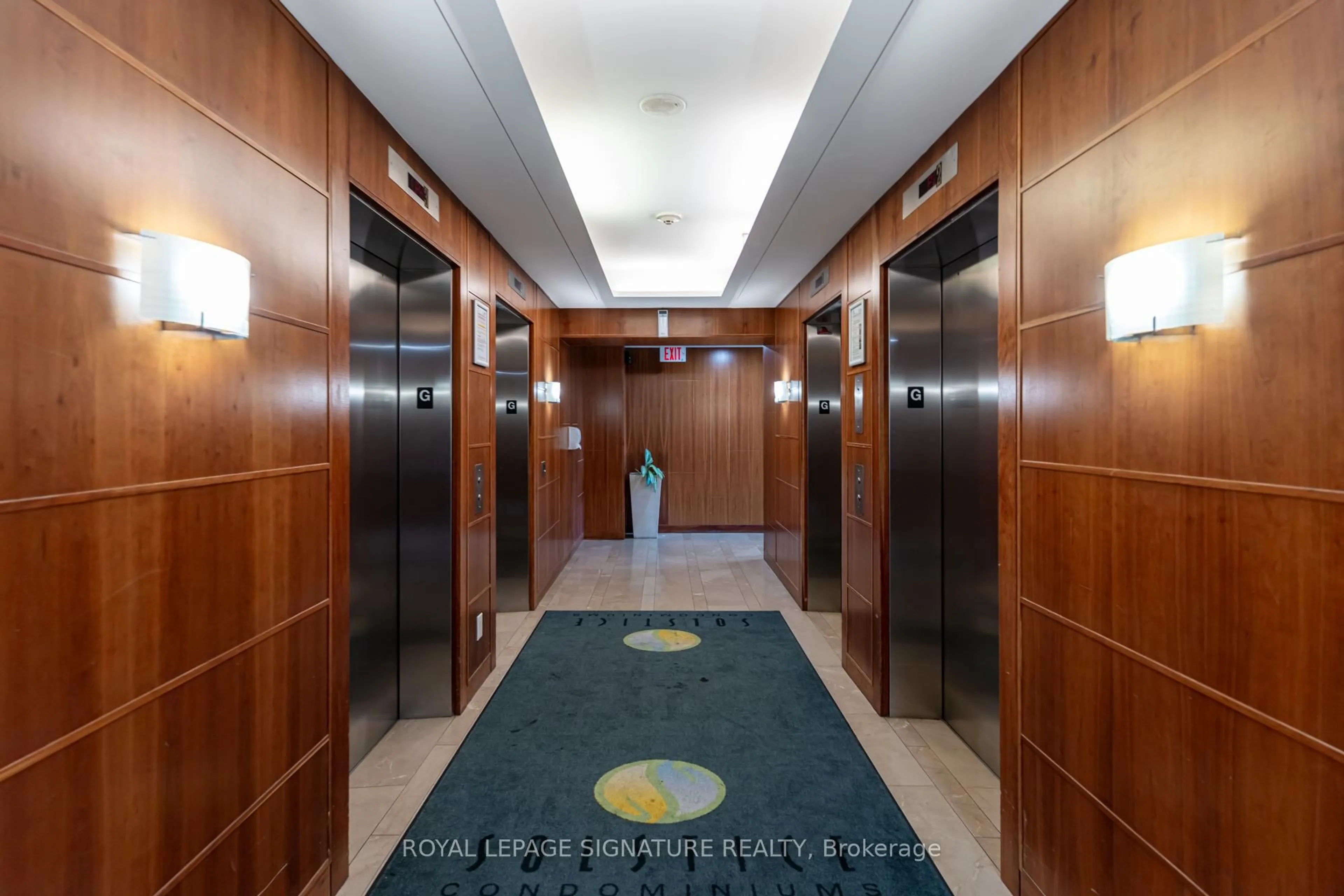 Indoor foyer for 225 Webb Dr #1808, Mississauga Ontario L5B 4P2