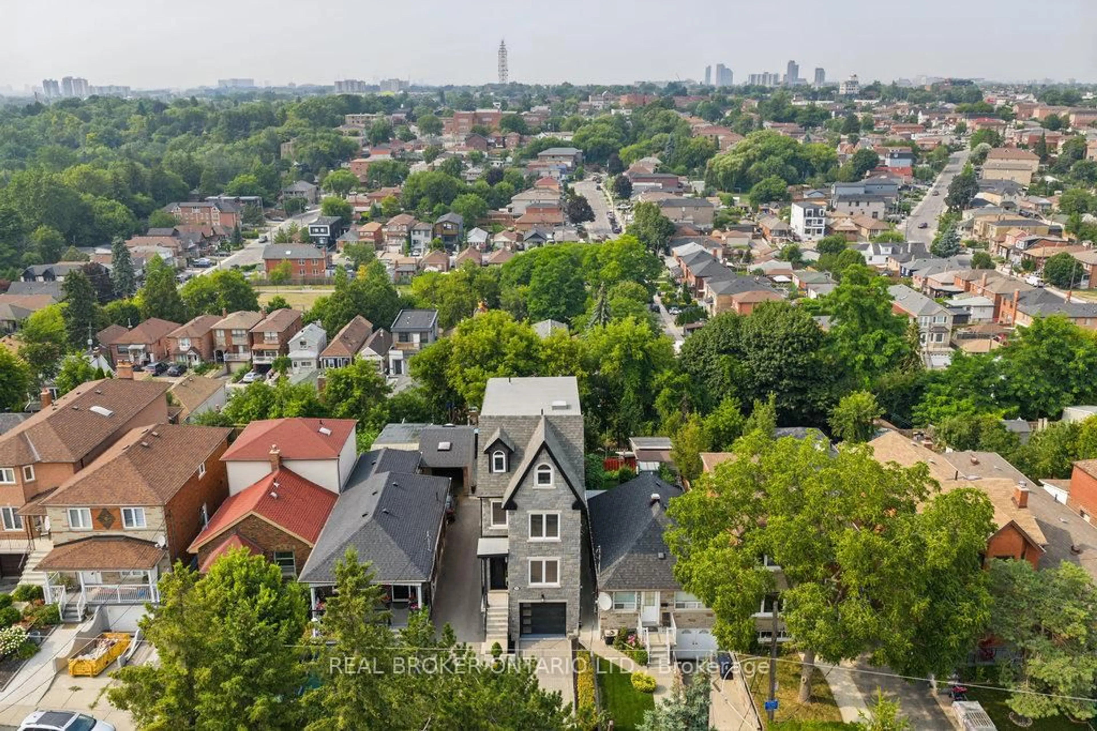 A pic from outside/outdoor area/front of a property/back of a property/a pic from drone, city buildings view from balcony for 108 Hatherley Rd, Toronto Ontario M6E 1W2