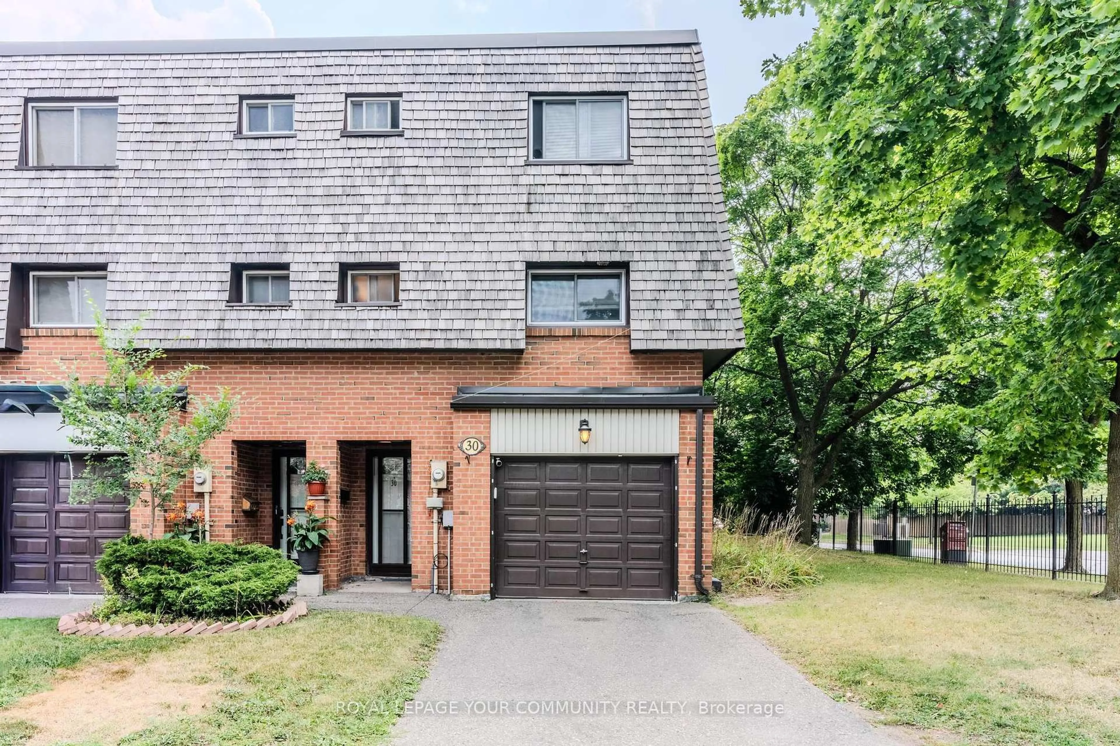 Home with brick exterior material, street for 30 Briar Path #34, Brampton Ontario L6T 2A3