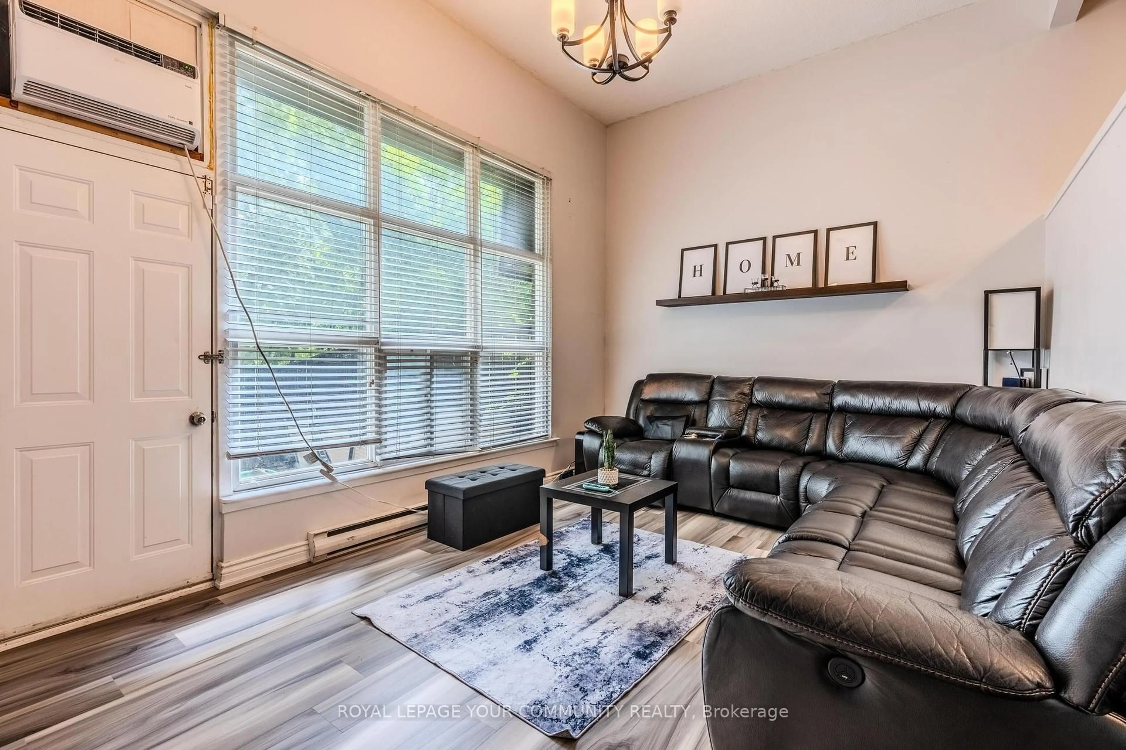Living room with furniture, unknown for 30 Briar Path #34, Brampton Ontario L6T 2A3