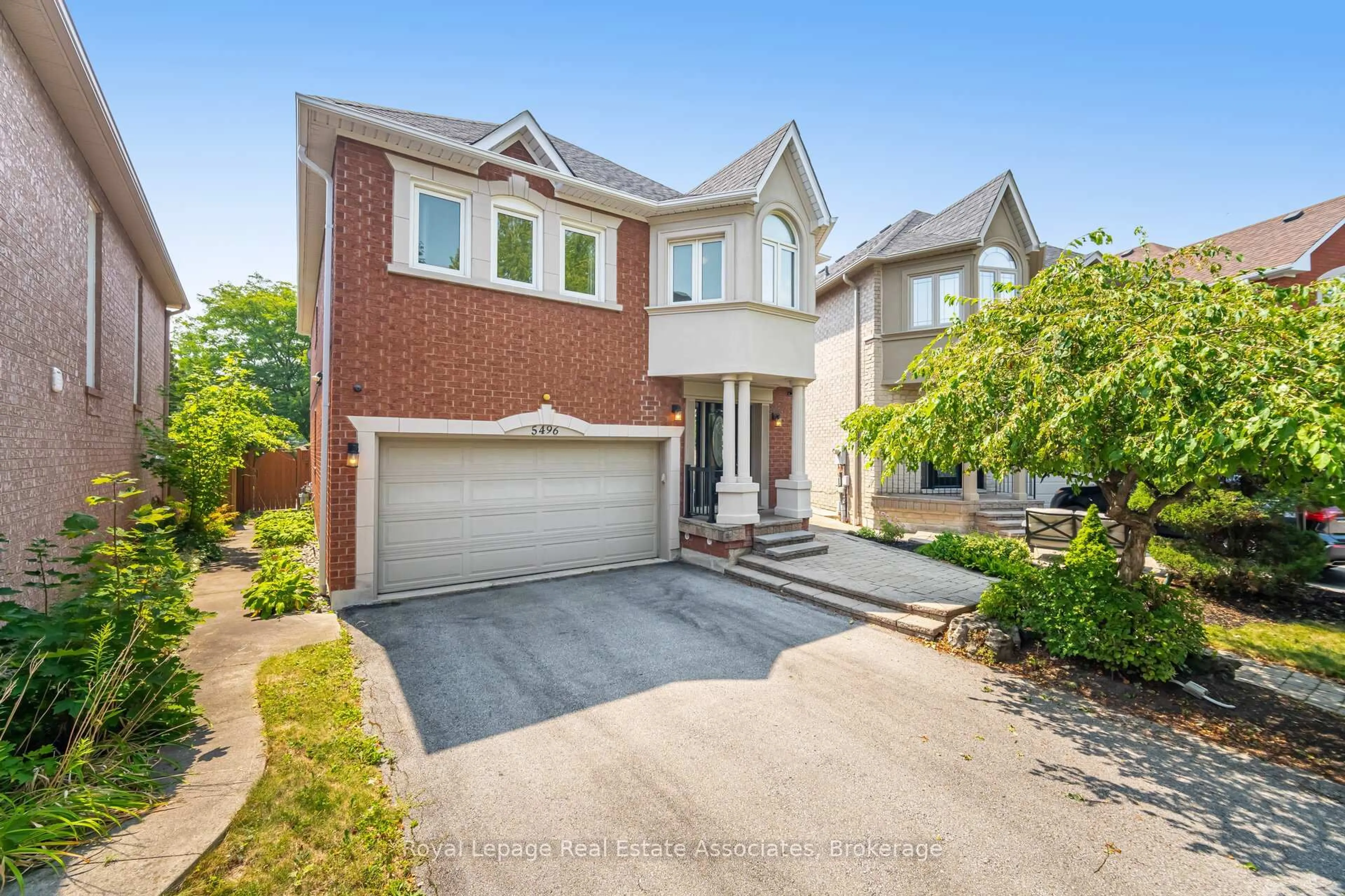Home with brick exterior material, street for 5496 Windy Hill Crt, Mississauga Ontario L4Z 3W4