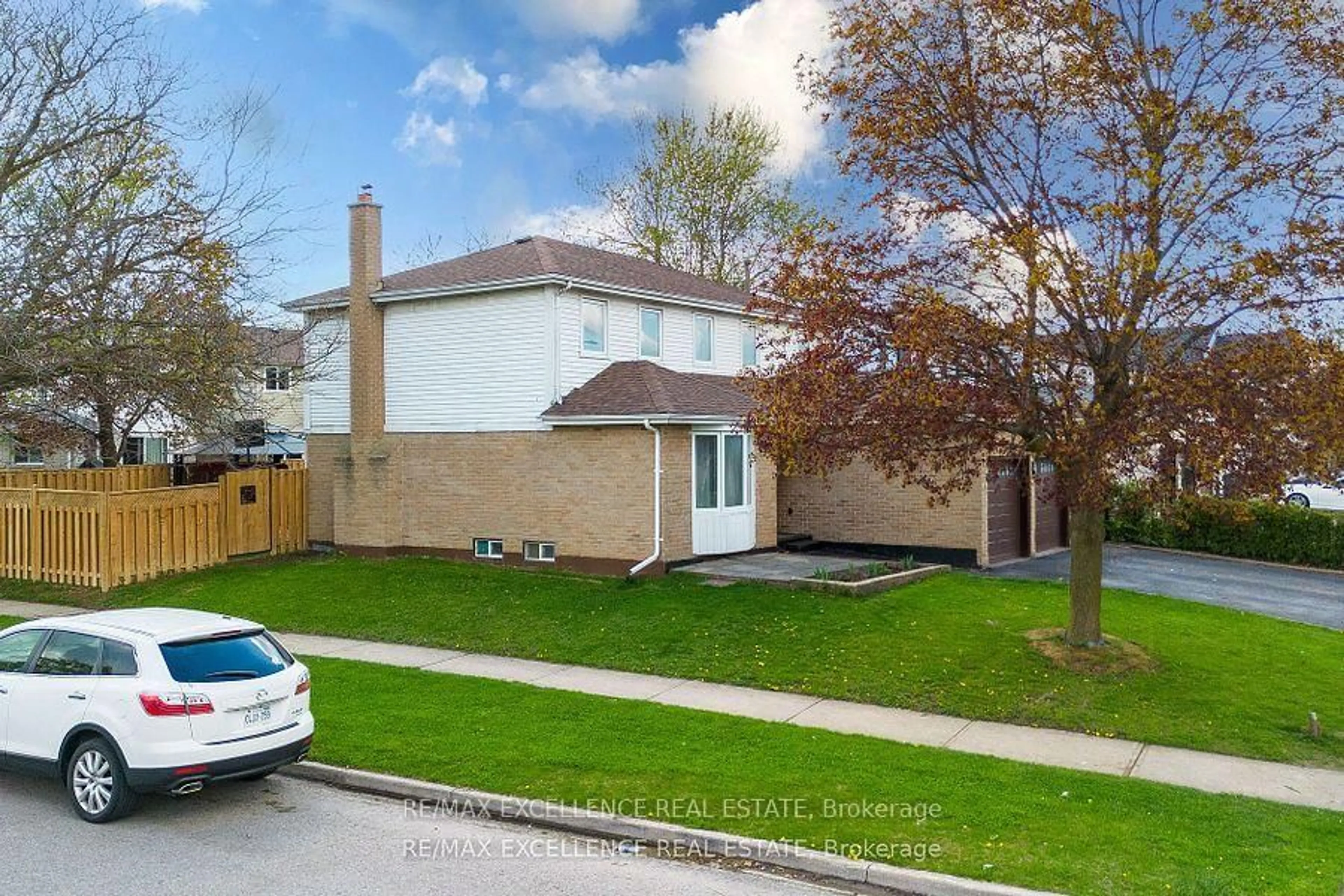 Home with brick exterior material, street for 19 Mikado Cres, Brampton Ontario L6S 3R3