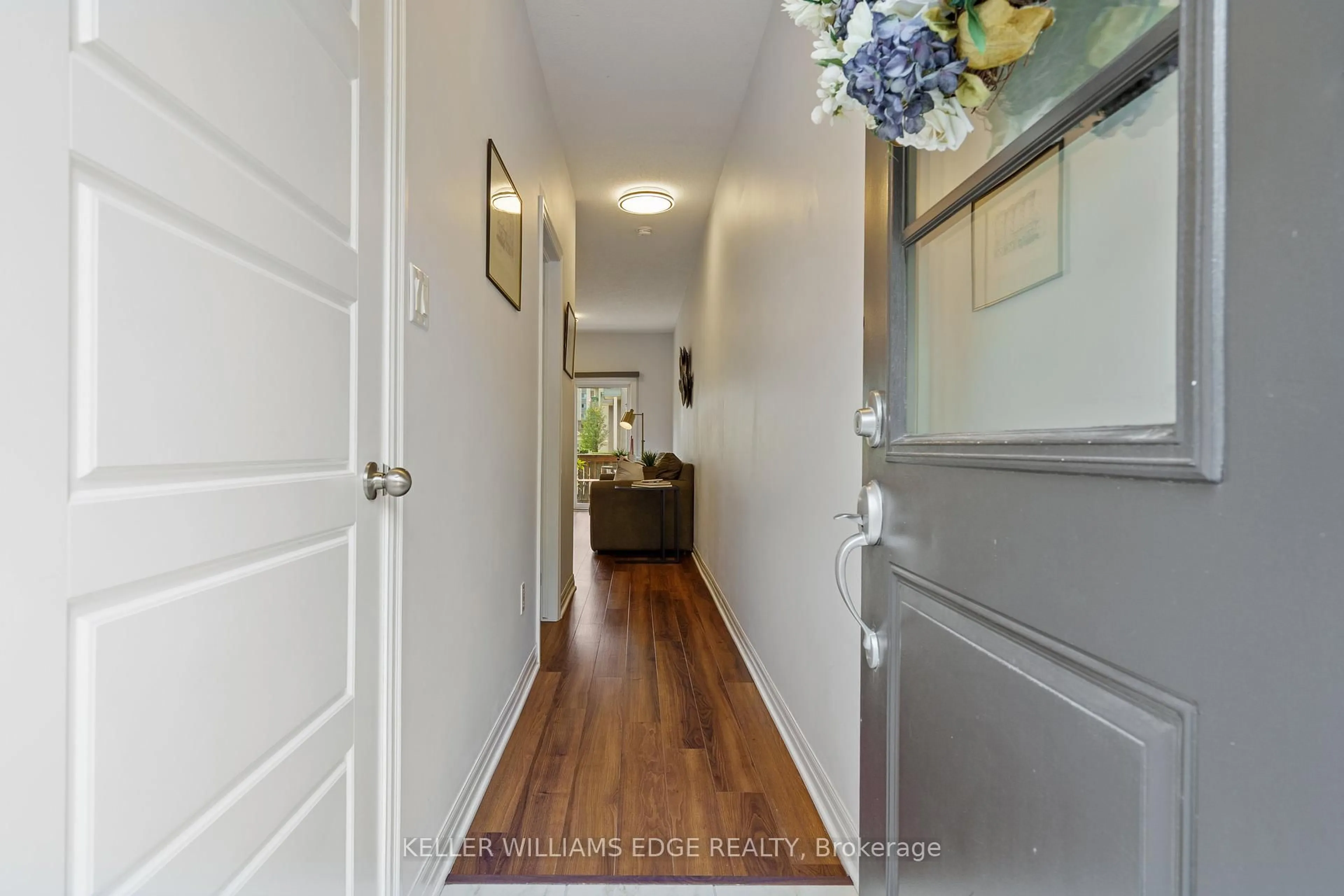 Indoor entryway for 70 Plains Rd #29, Burlington Ontario L7T 0B6