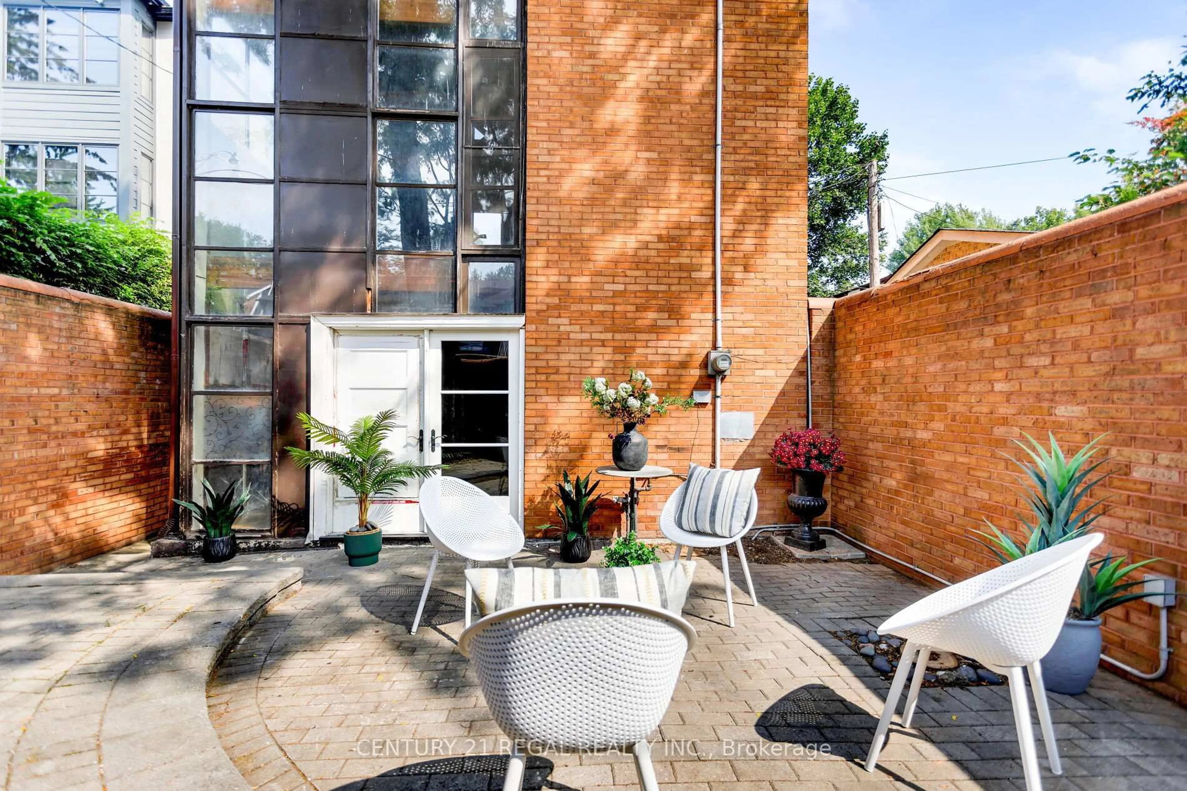 Patio, street for 72 Abbott Ave, Toronto Ontario M6P 1H6