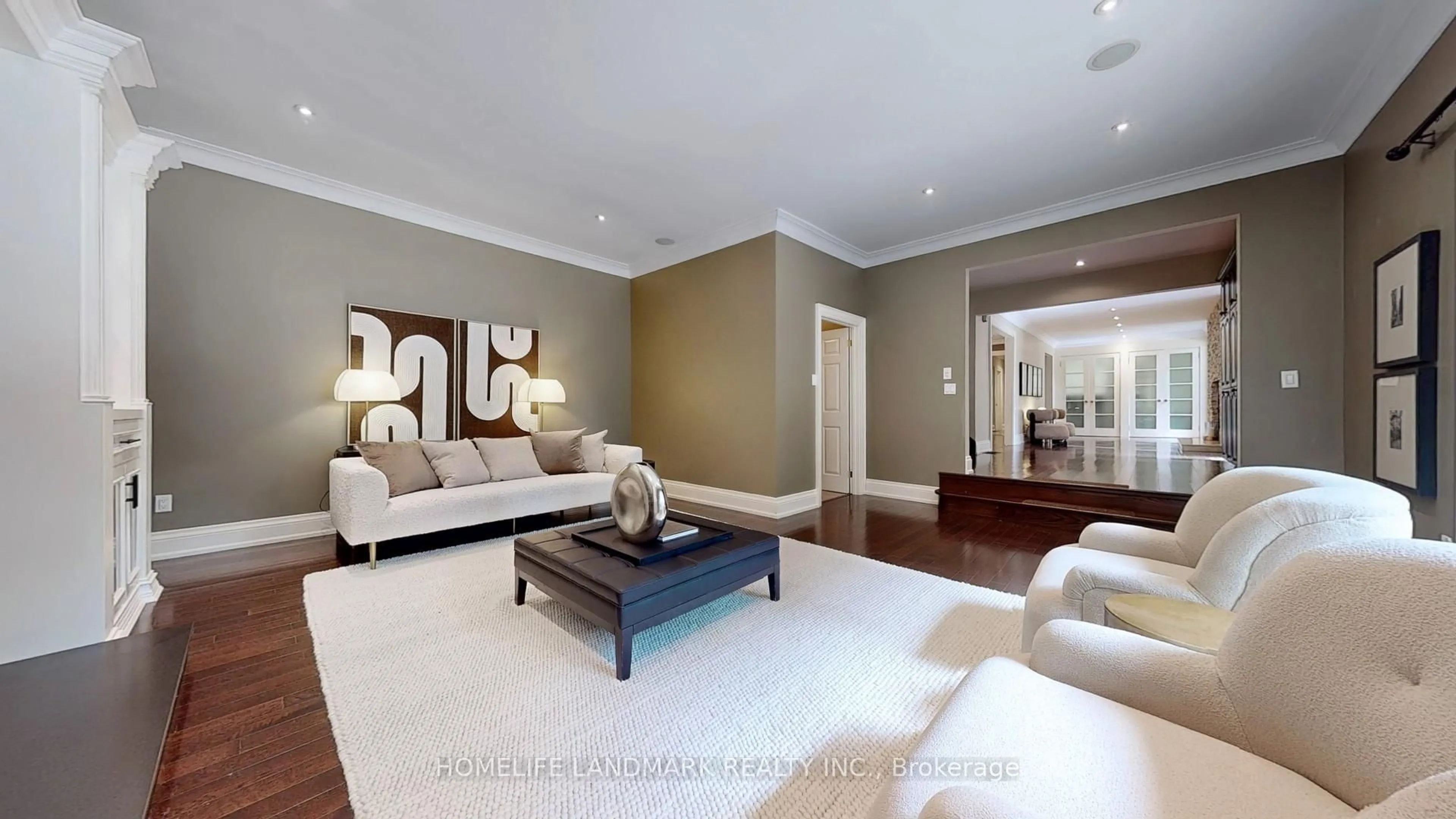 Living room with furniture, unknown for 1558 Spring Rd, Mississauga Ontario L5J 1N3