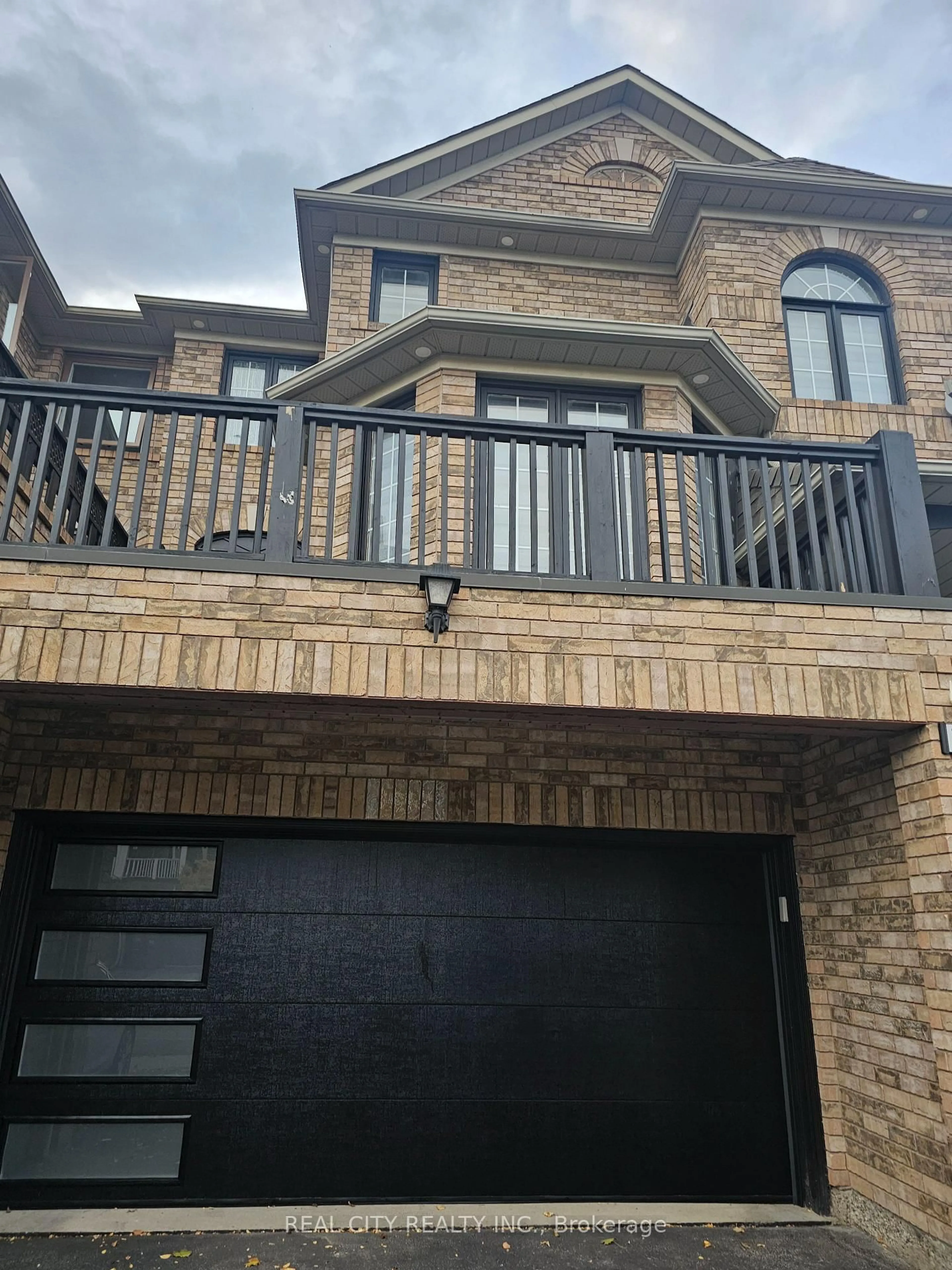 Home with brick exterior material, street for 1680 Samuelson Circ, Mississauga Ontario L5N 7Z7