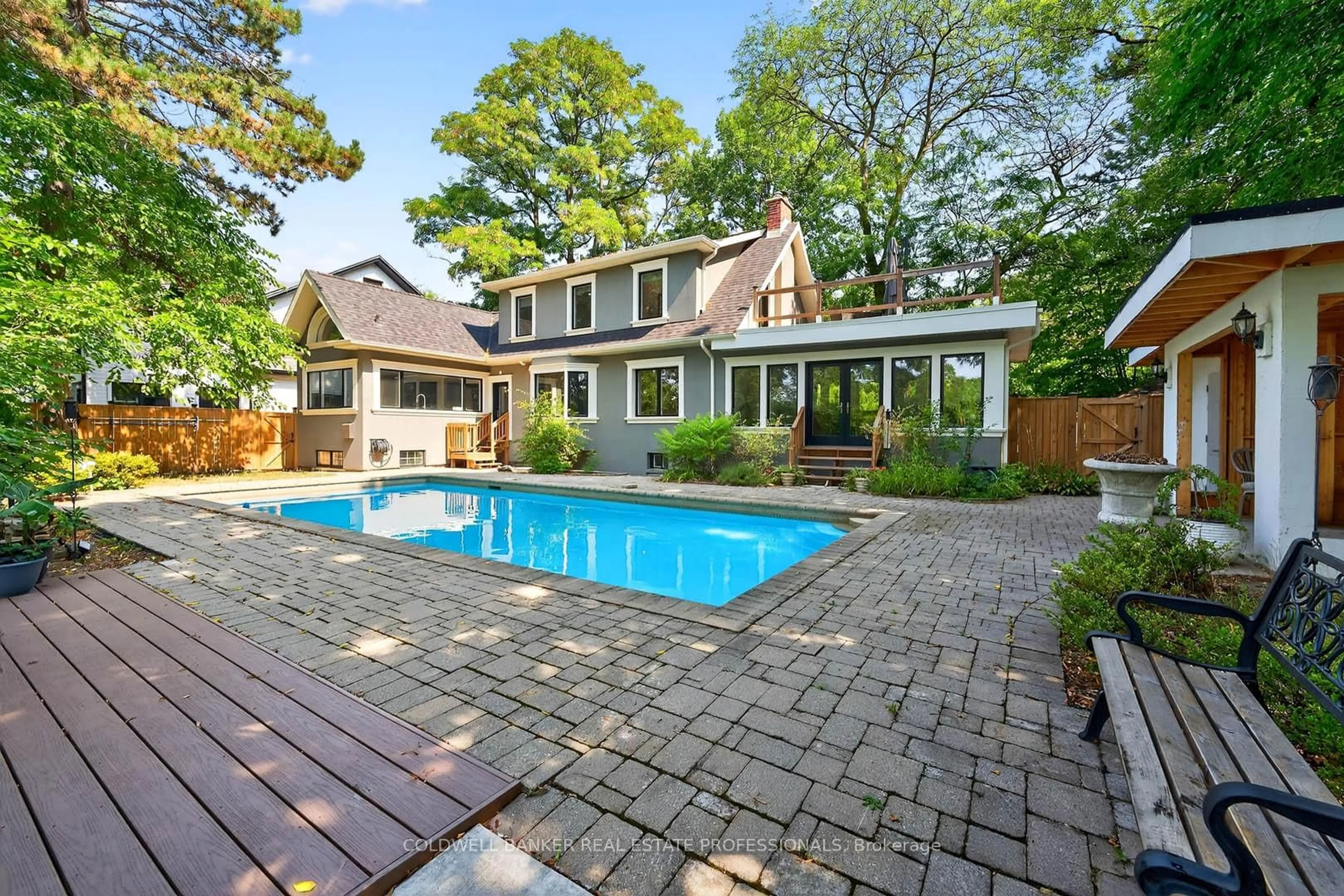 Unknown for 416 Trafalgar Rd, Oakville Ontario L6J 3H7