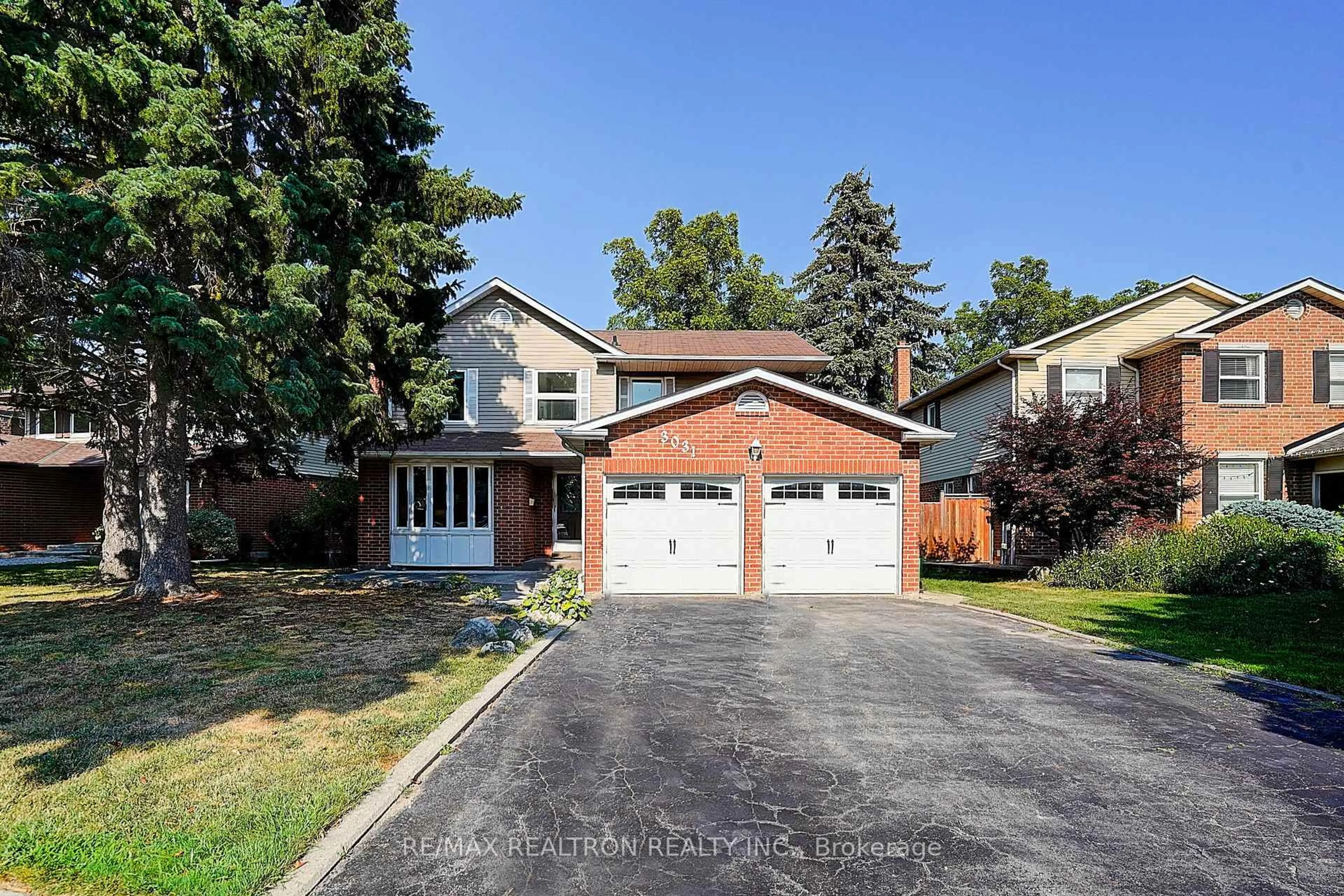 Home with brick exterior material, street for 3031 Redstart Dr, Mississauga Ontario L5L 2N1