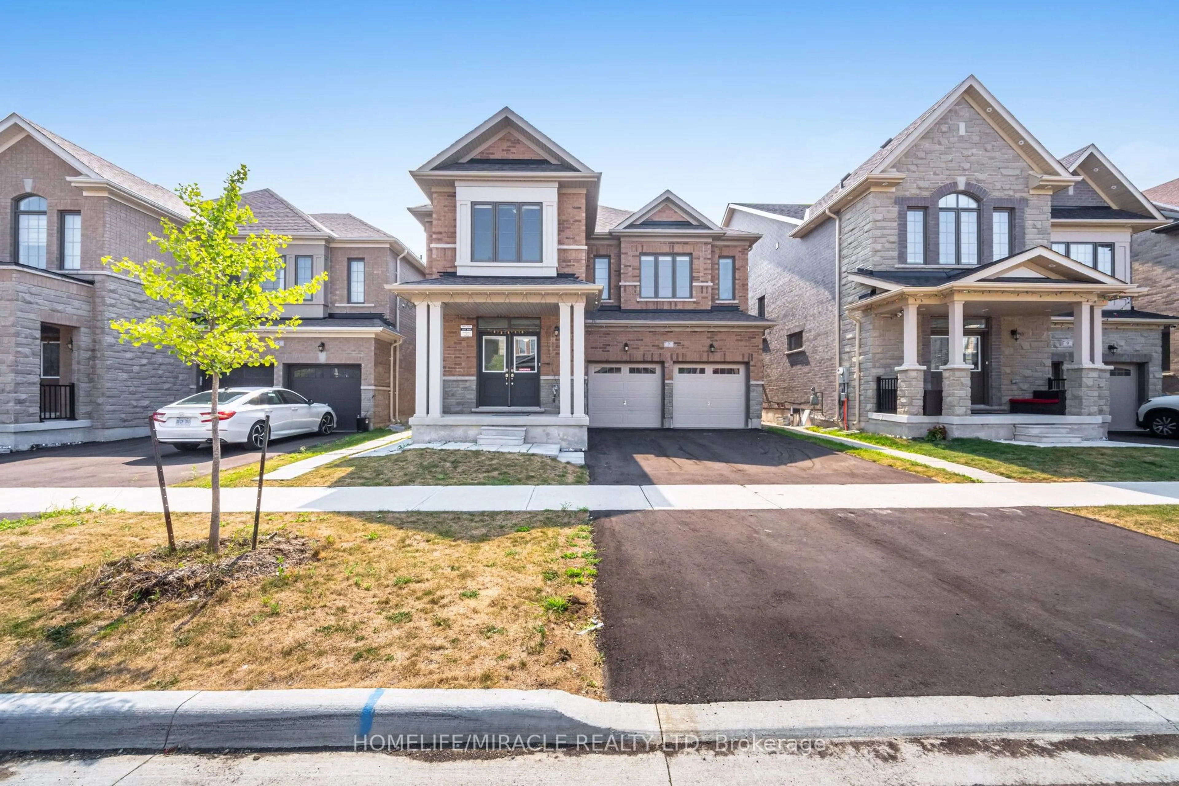 Home with brick exterior material, street for 7 Aldenham St, Brampton Ontario L6X 5S2