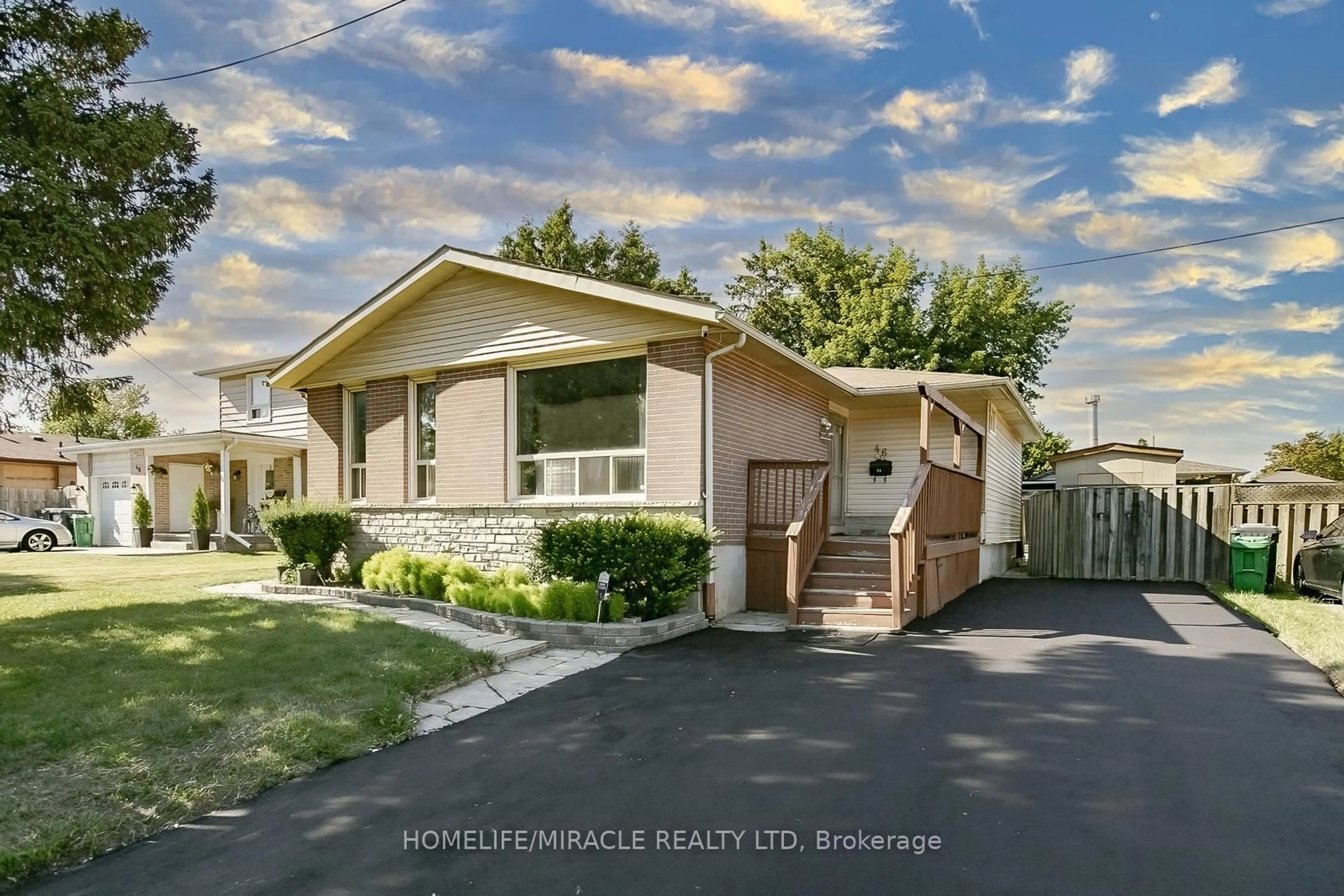 Home with vinyl exterior material, street for 46 Reigate Ave, Brampton Ontario L6V 2E3