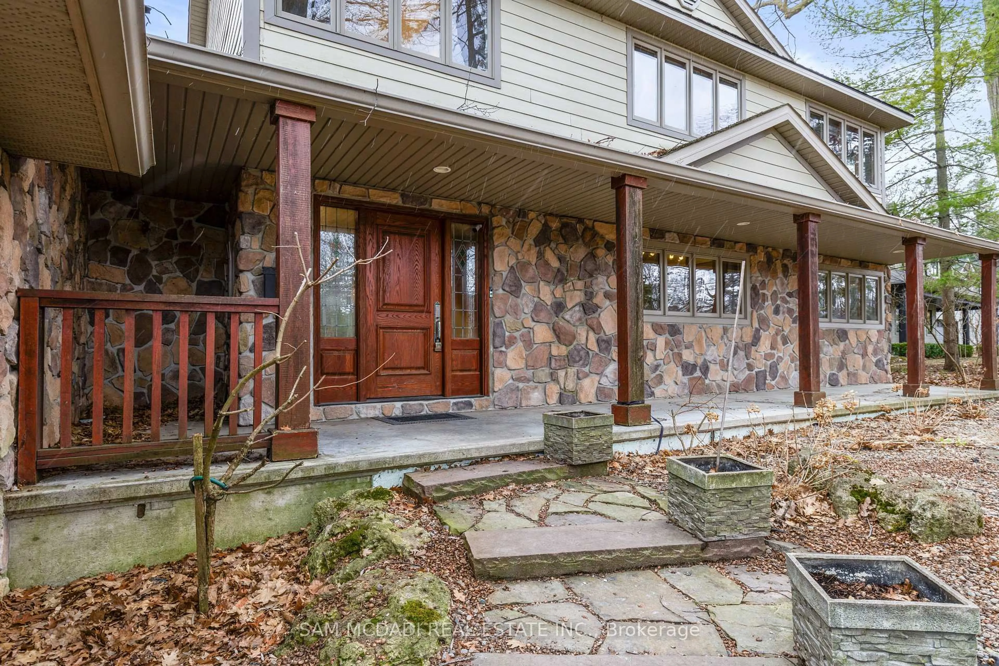 Home with brick exterior material, street for 690 Meadow Wood Rd, Mississauga Ontario L5J 2S6