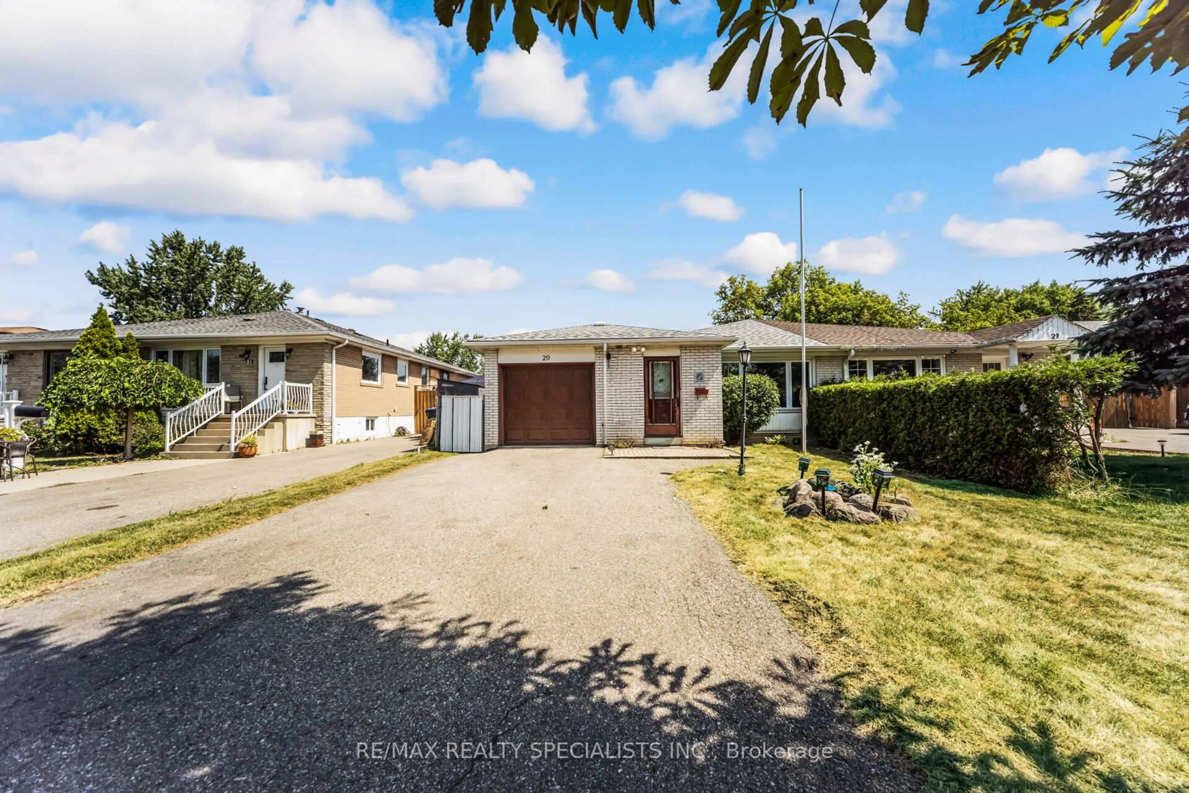 A pic from outside/outdoor area/front of a property/back of a property/a pic from drone, street for 29 Edenridge Dr, Brampton Ontario L6T 3A9