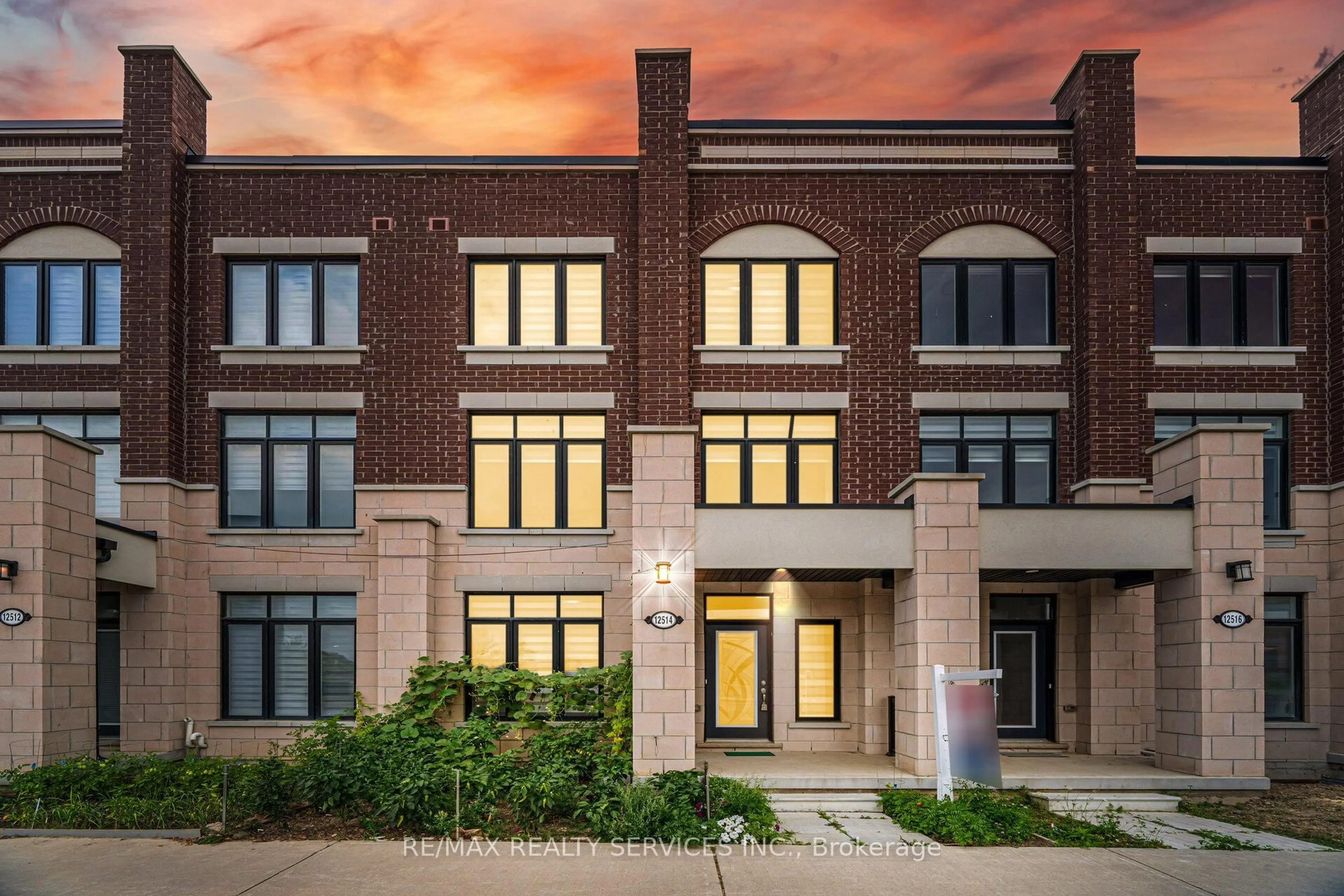 Home with brick exterior material, building for 12514 Kennedy Rd, Caledon Ontario L7C 4L6
