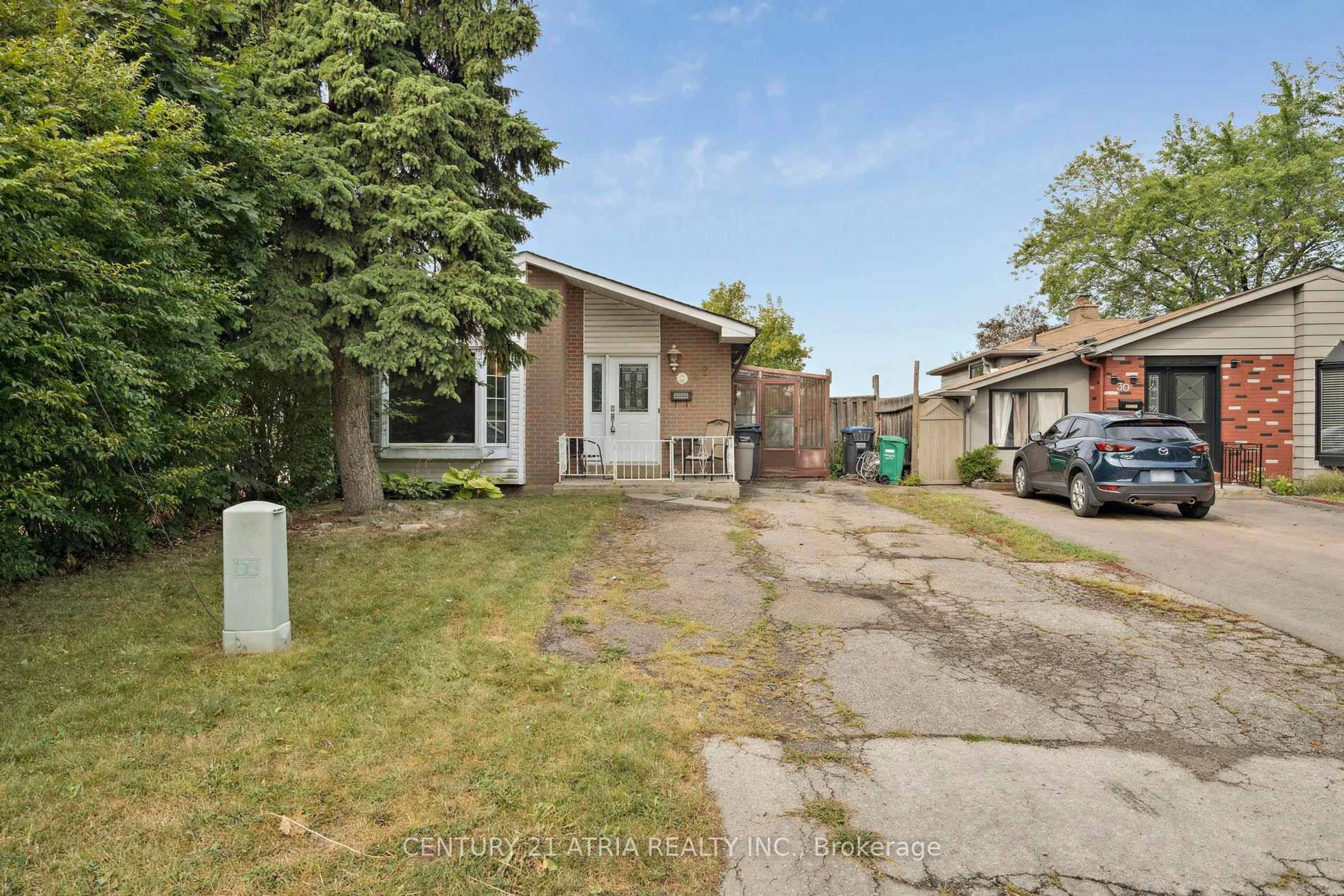 A pic from outside/outdoor area/front of a property/back of a property/a pic from drone, street for 28 Glenmore Cres, Brampton Ontario L6S 1H8