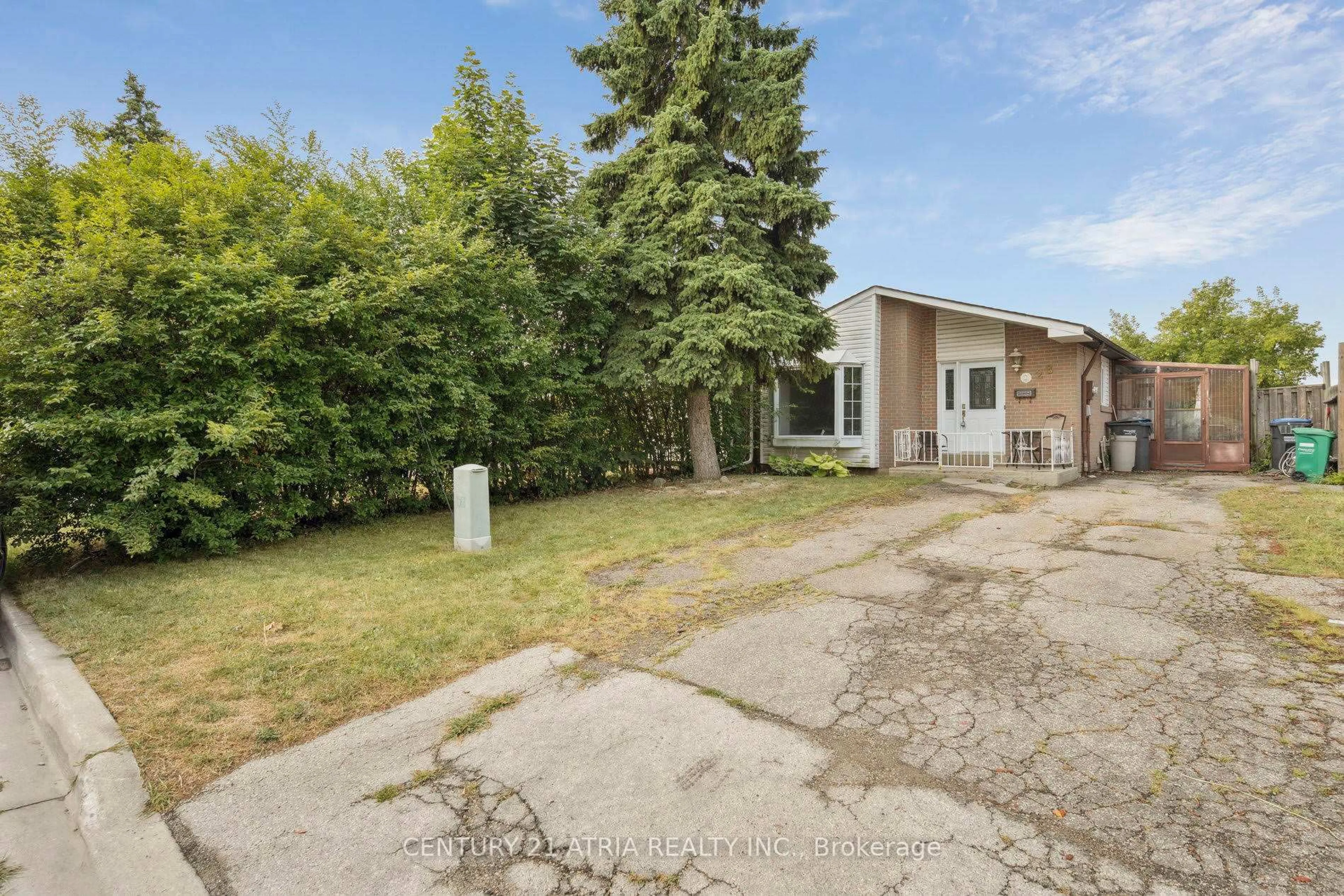 Unknown for 28 Glenmore Cres, Brampton Ontario L6S 1H8