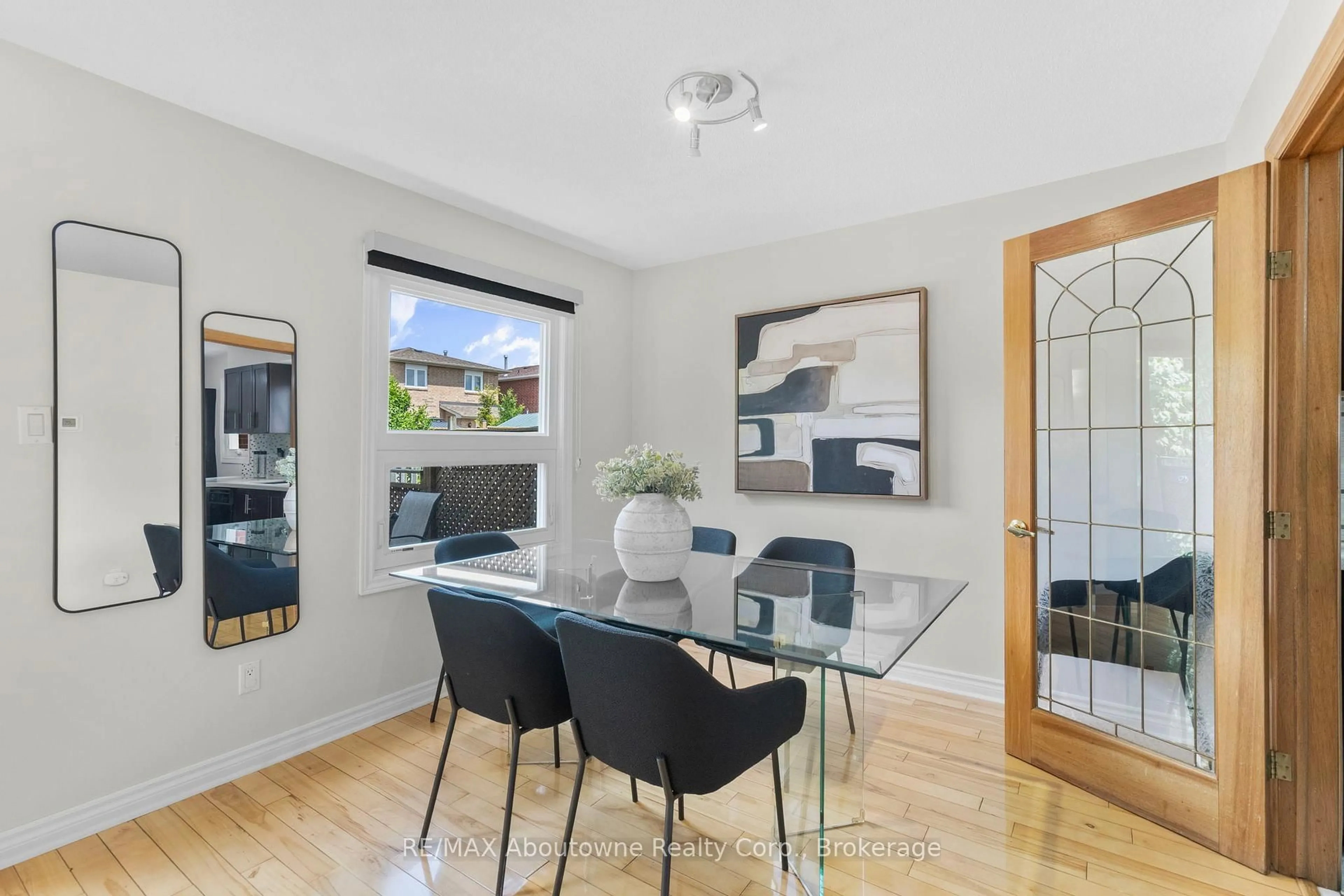 Dining room, unknown for 17 Adam St, Brampton Ontario L6Z 2S2