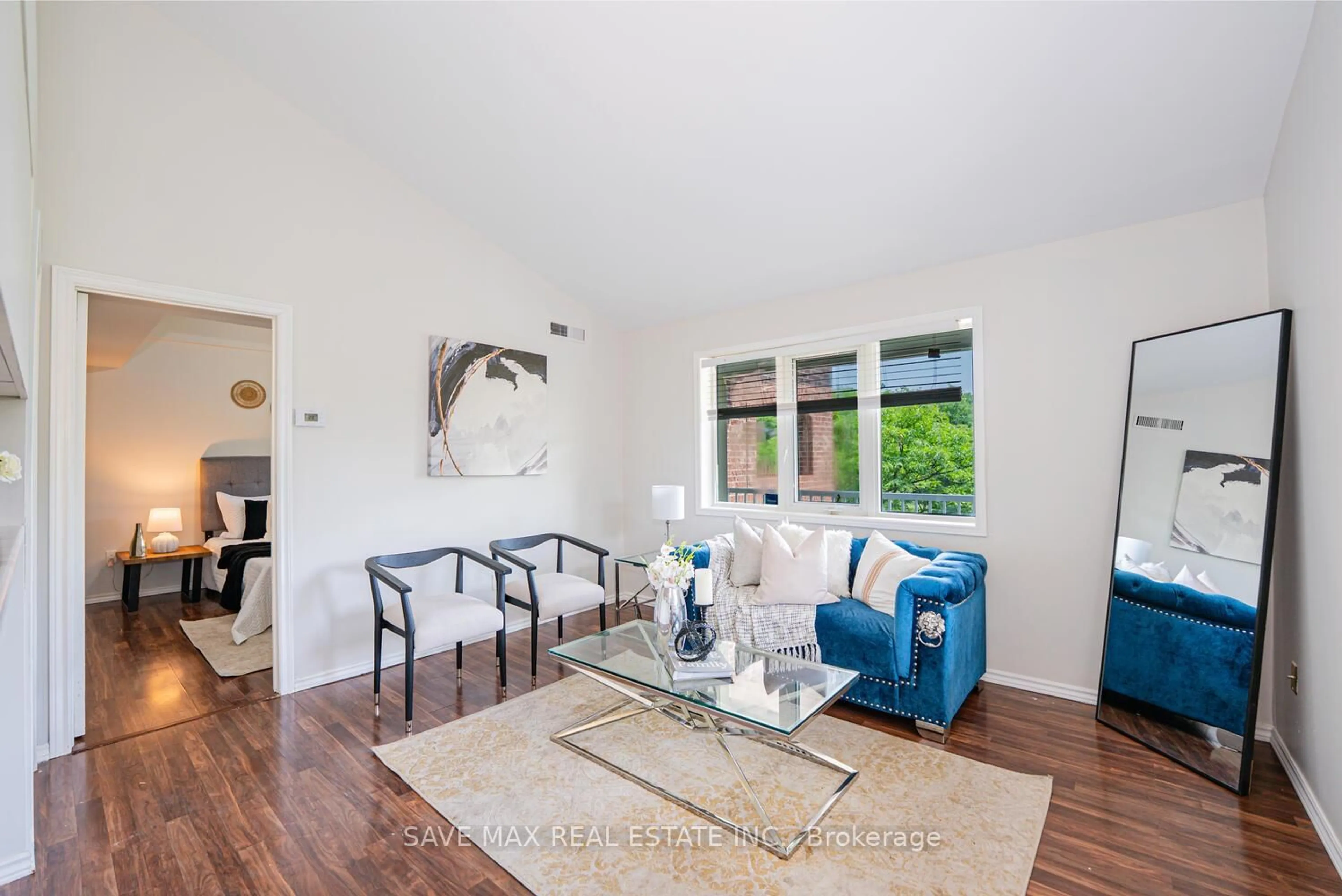 Living room with furniture, unknown for 103 Bristol Rd #212, Mississauga Ontario L4Z 3P4