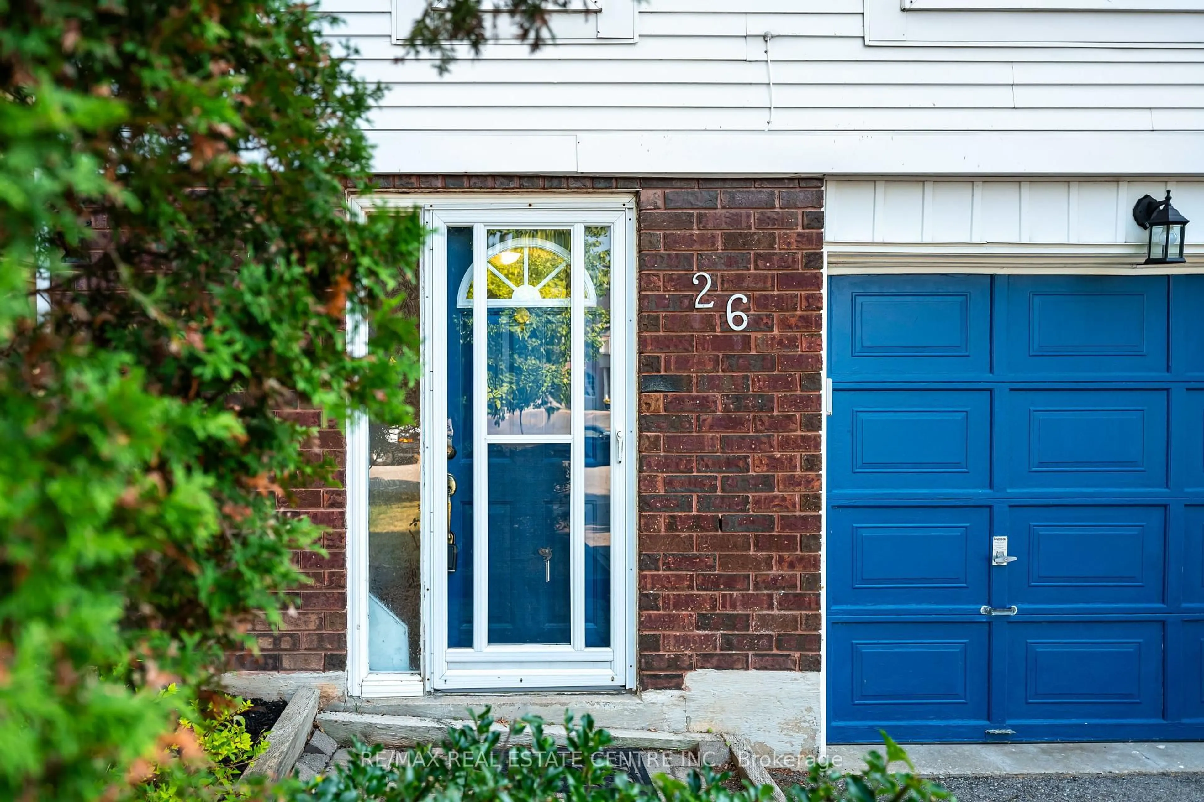 Home with brick exterior material, street for 26 Lakeview Crt, Orangeville Ontario L9W 4P2