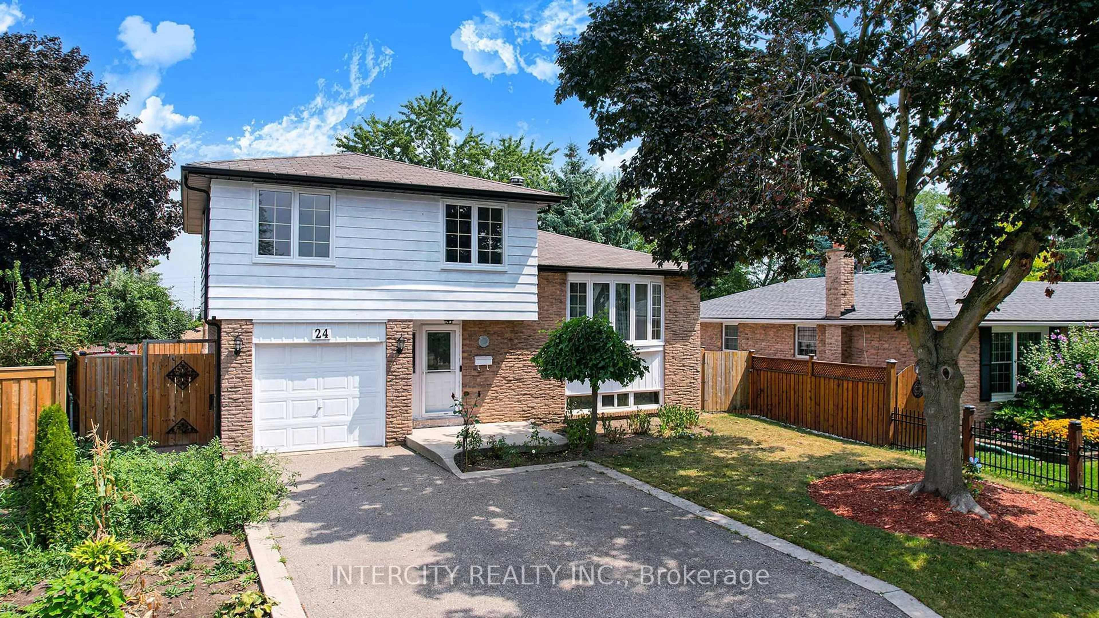 Home with brick exterior material, street for 24 Grovetree Pl, Brampton Ontario L6S 1S8