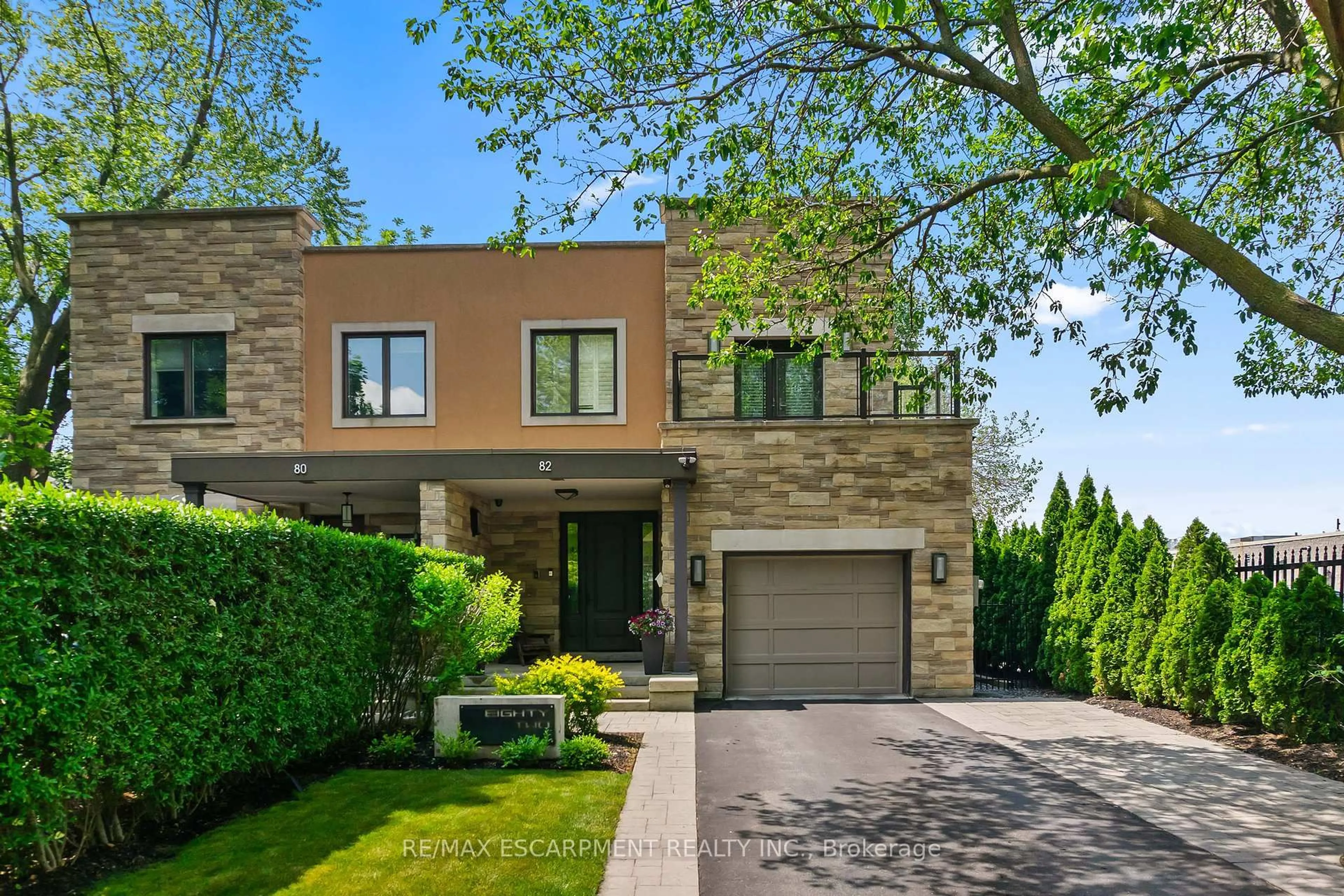 Home with brick exterior material, street for 82 Brant St, Oakville Ontario L6K 2Z6