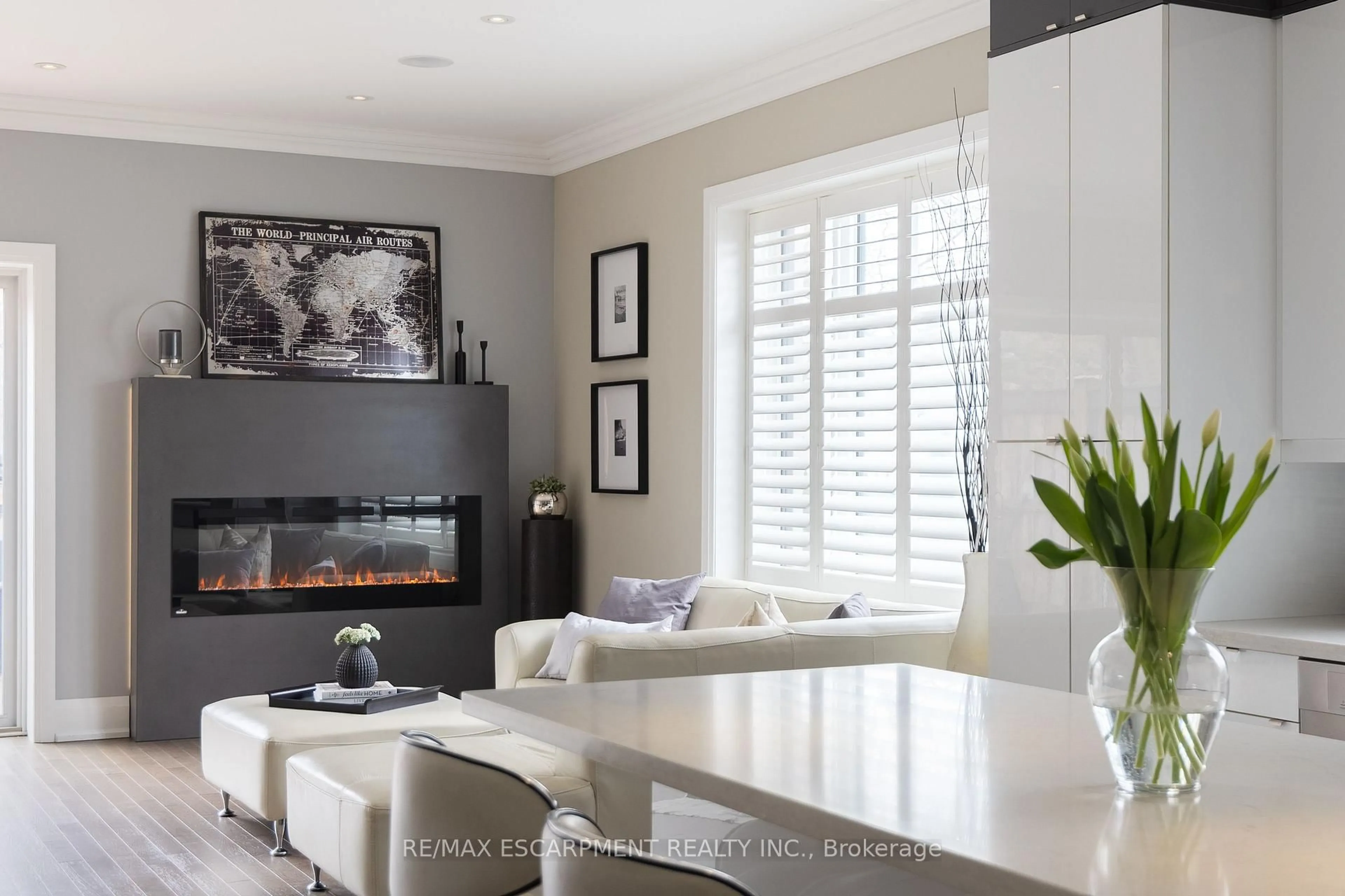 Contemporary kitchen, unknown for 82 Brant St, Oakville Ontario L6K 2Z6