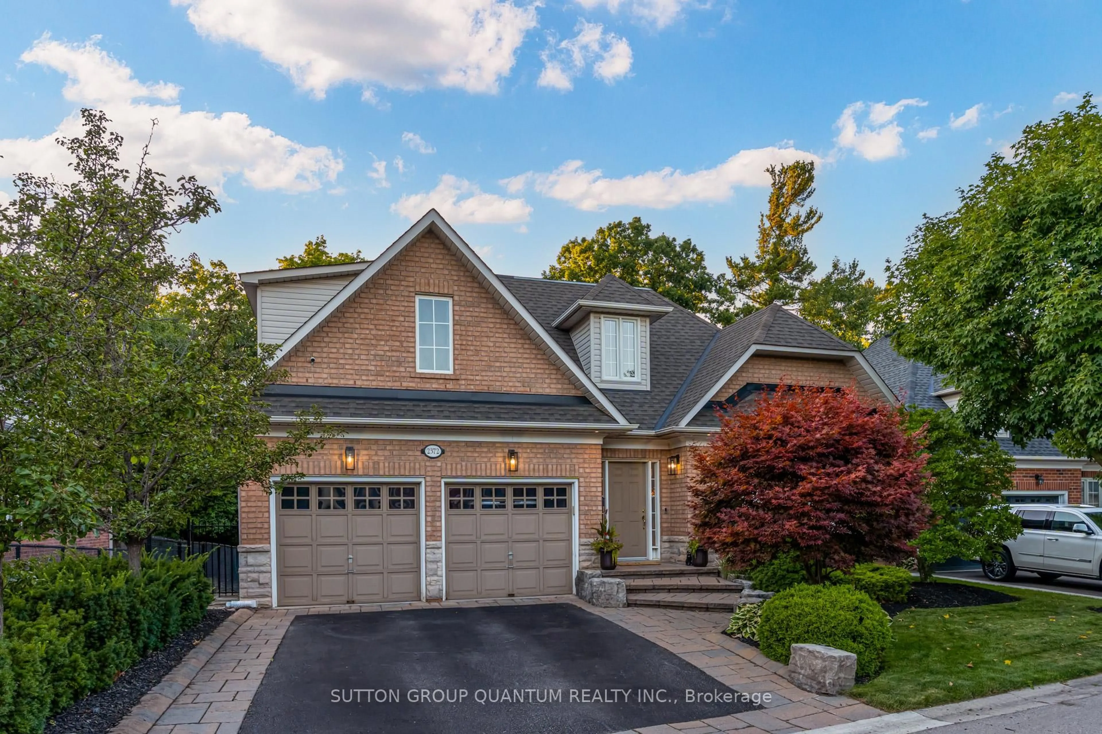 Home with brick exterior material, street for 2372 Ravine Gate, Oakville Ontario L6M 4R1