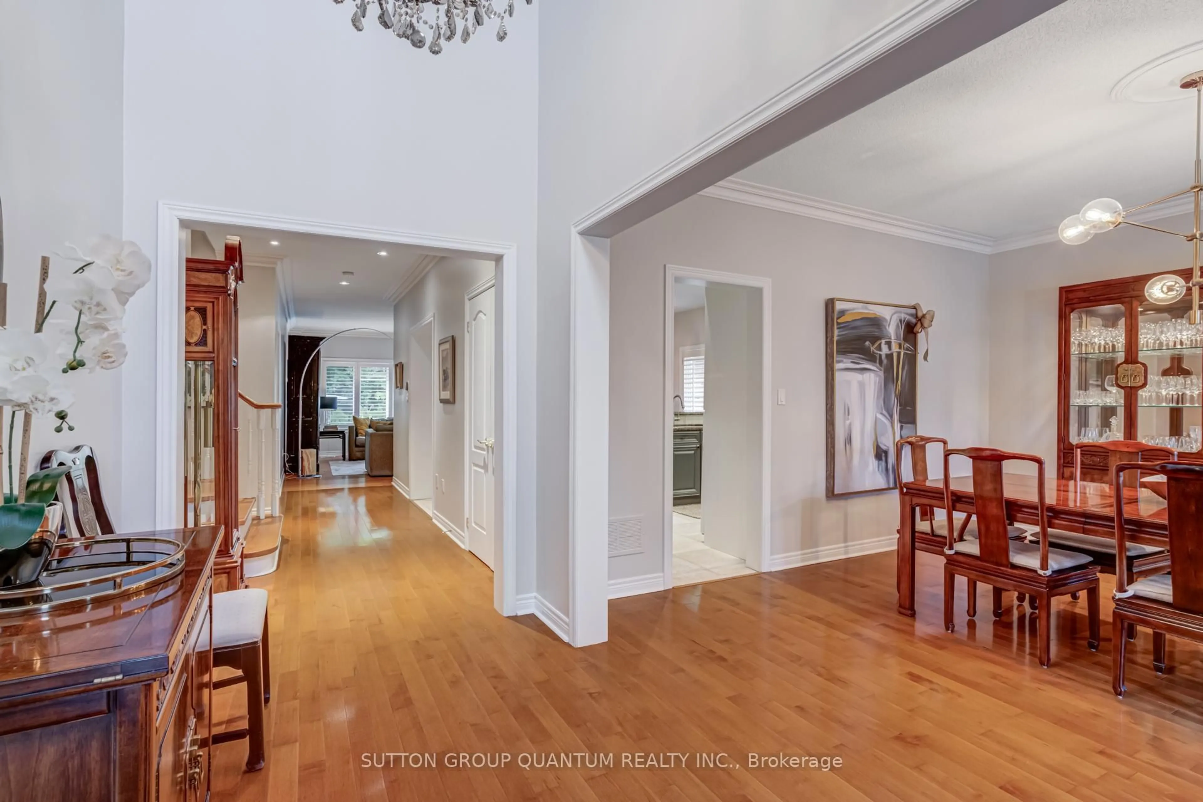 Indoor foyer for 2372 Ravine Gate, Oakville Ontario L6M 4R1