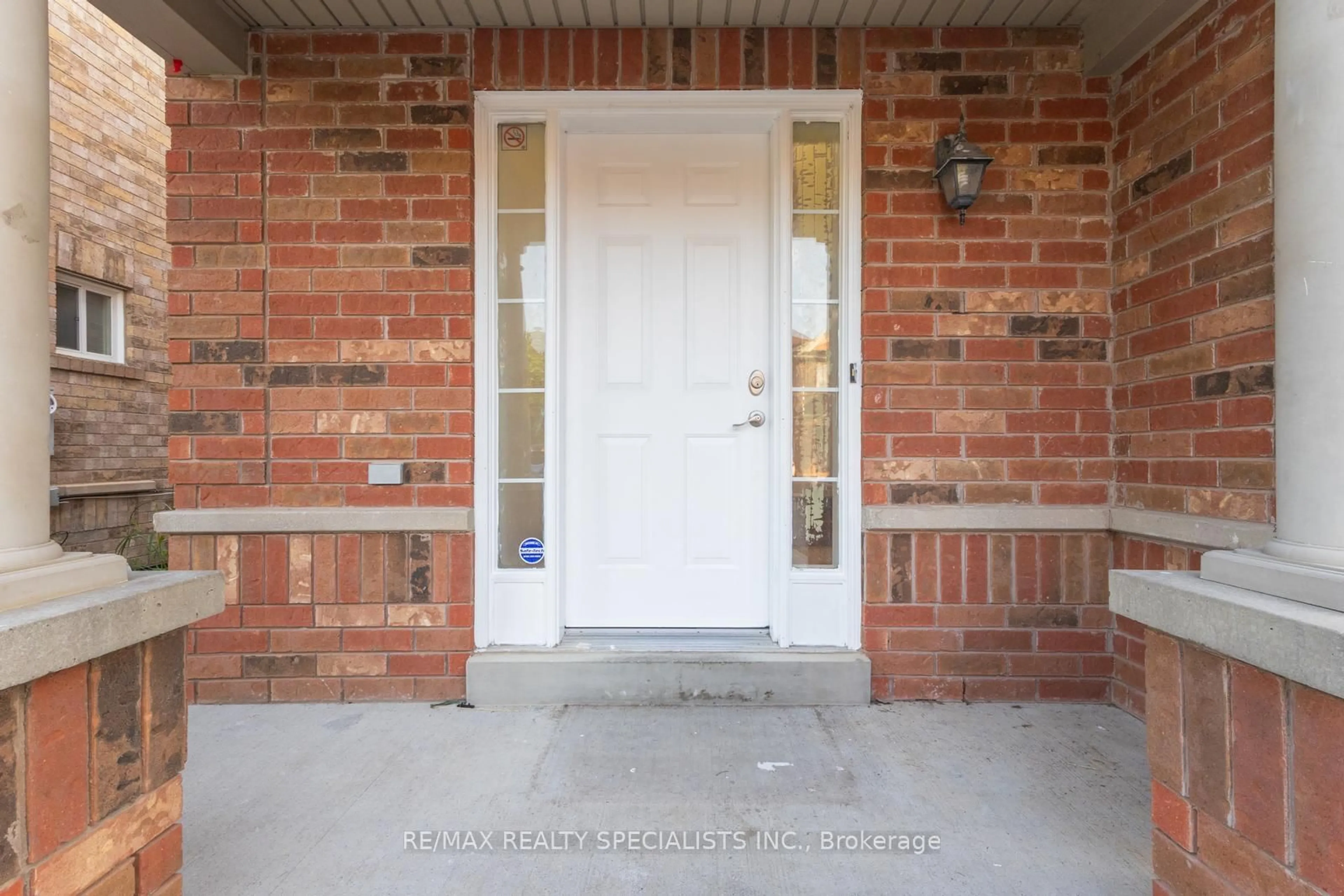 Indoor entryway for 42 Trumpet Valley Blvd, Brampton Ontario L7A 3N8