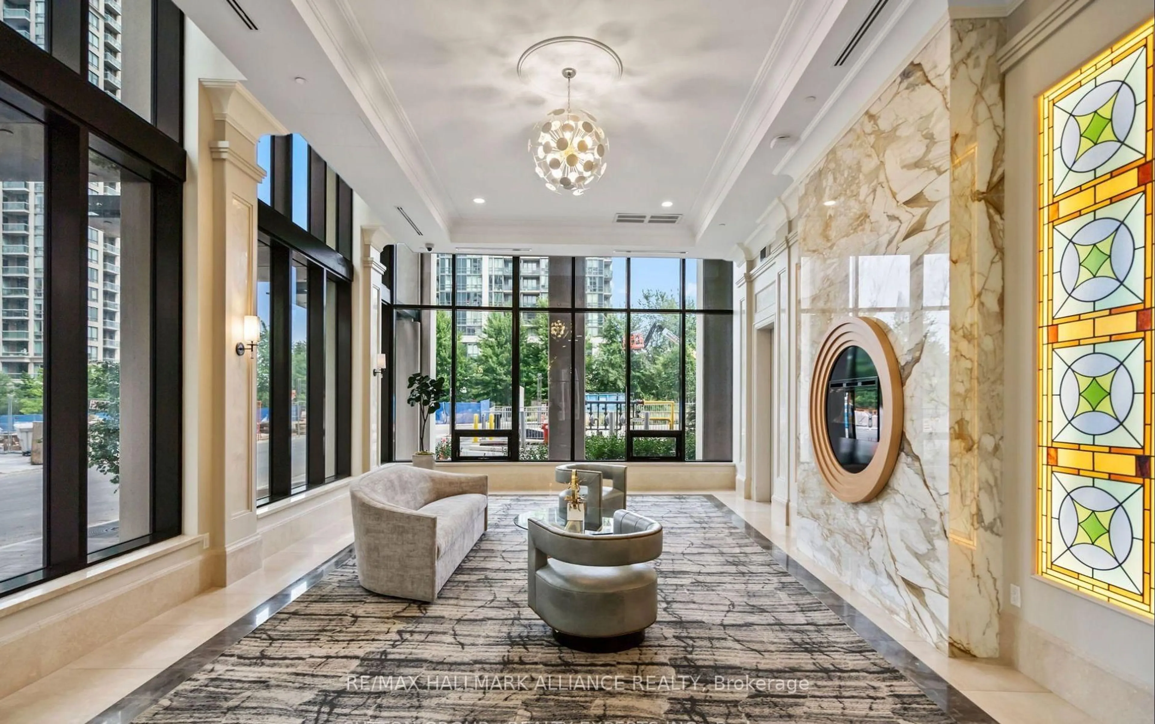 Indoor foyer for 36 Elm Dr #1209, Mississauga Ontario L5B 0N3