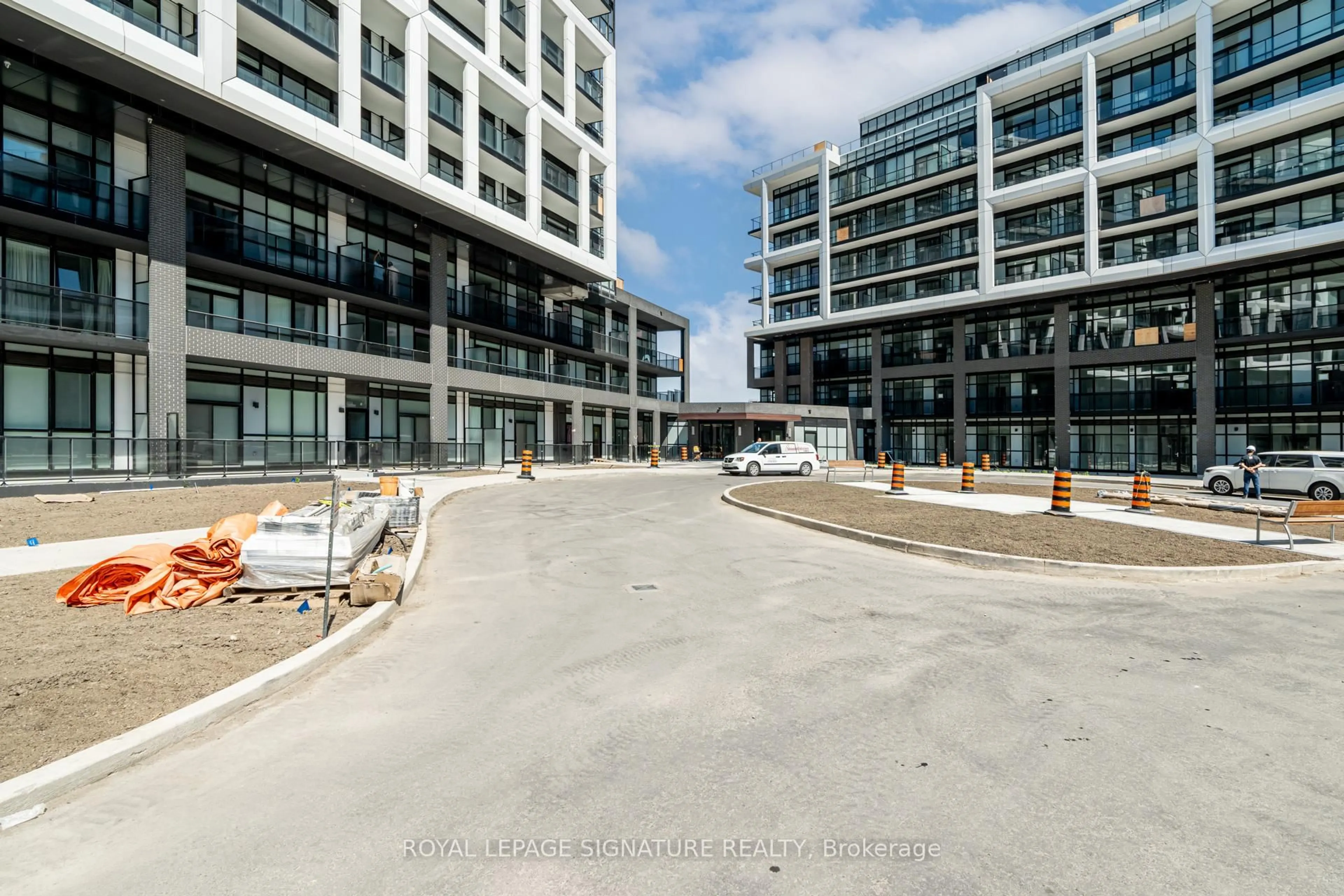 Unknown for 60 George Butchart Dr #322, Toronto Ontario M3K 0E1