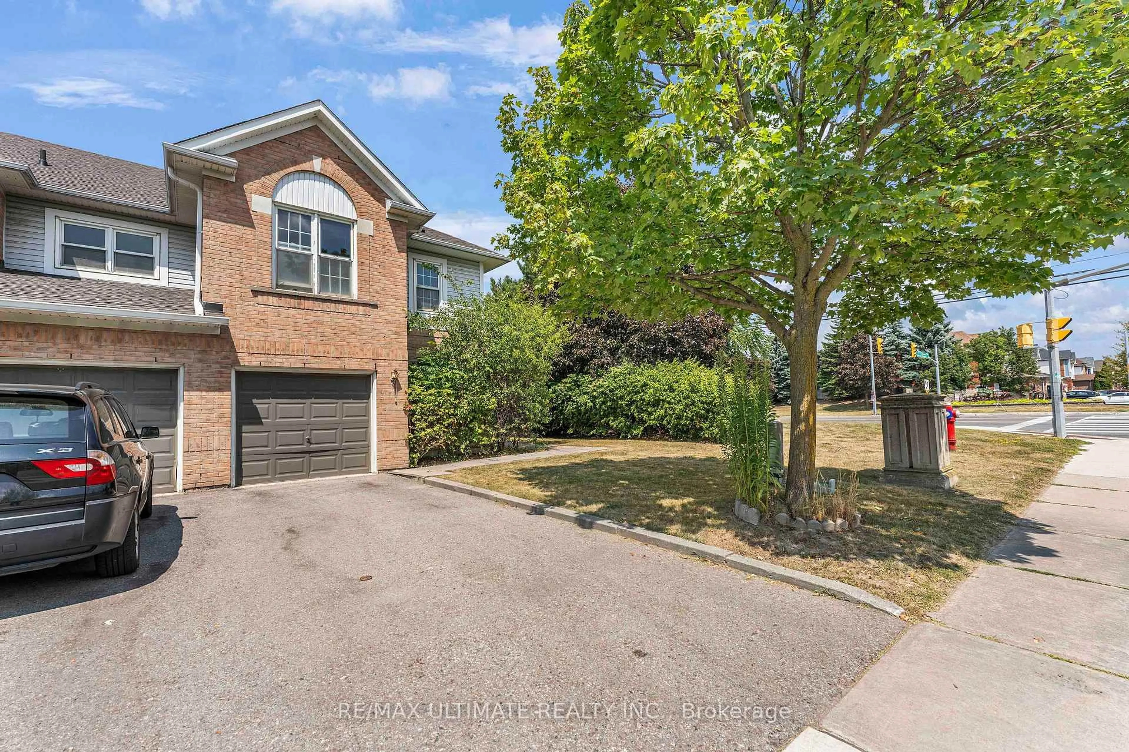 A pic from outside/outdoor area/front of a property/back of a property/a pic from drone, street for 1 Black Forest Dr, Brampton Ontario L6R 1V4