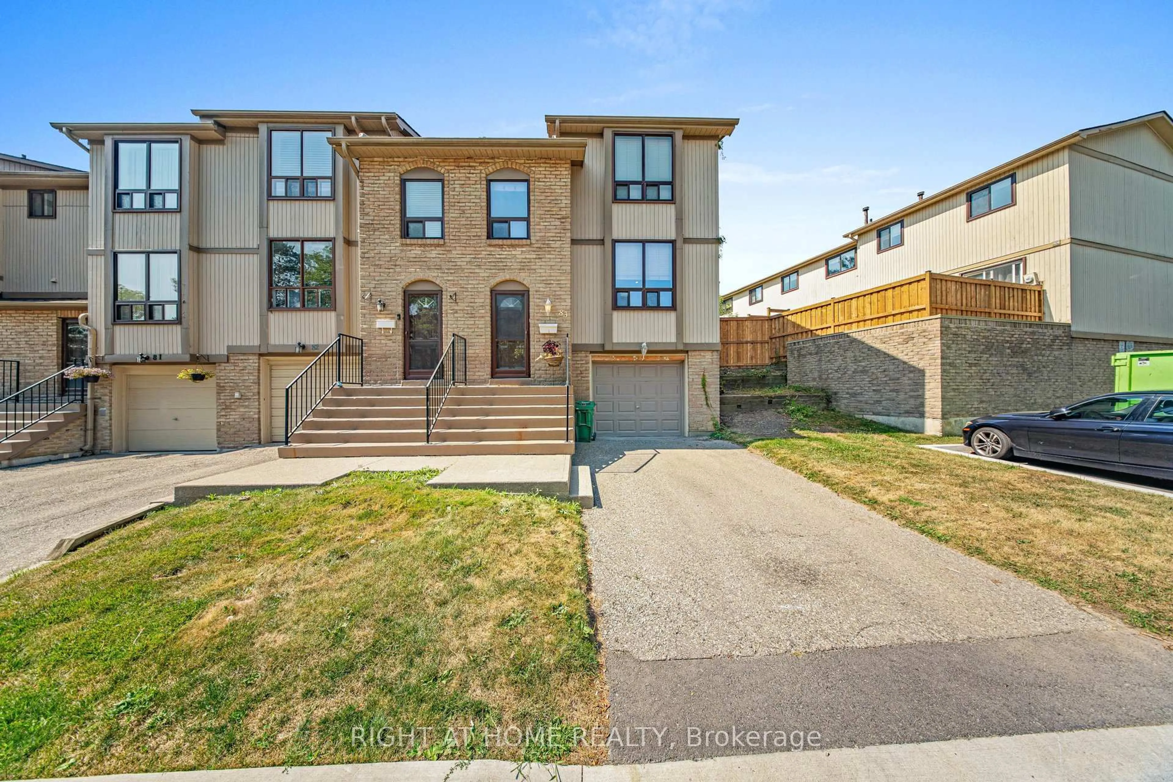 A pic from outside/outdoor area/front of a property/back of a property/a pic from drone, street for 83 Guildford Cres #83, Brampton Ontario L6S 3K2
