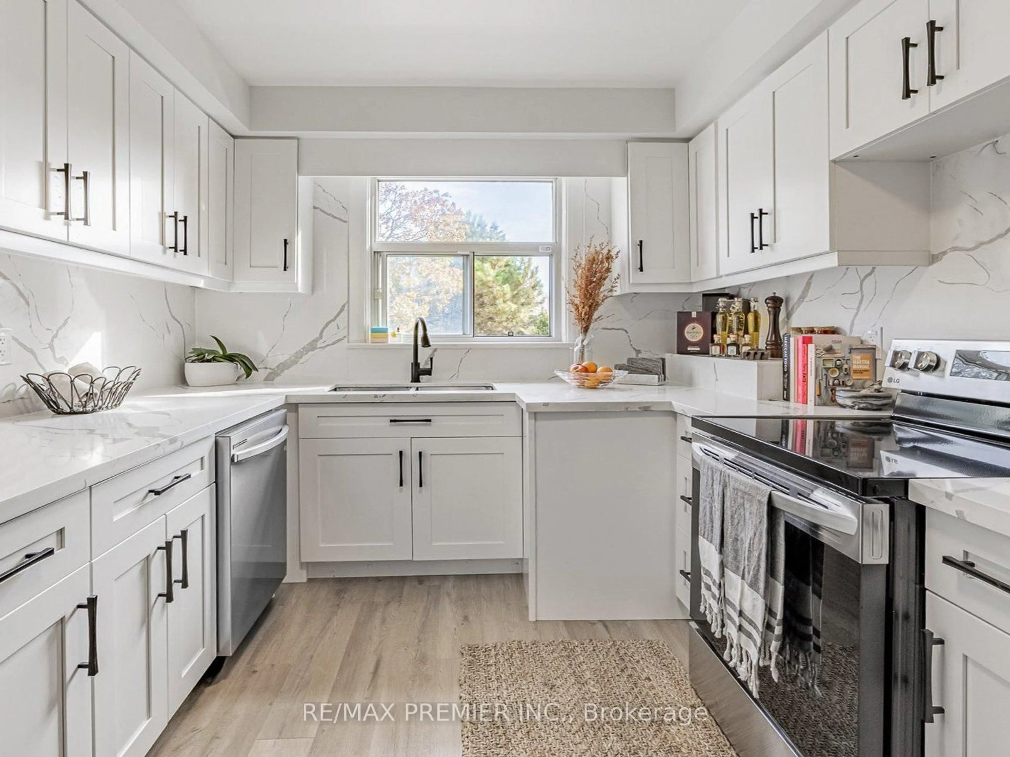 Unknown for 1368 TANSLEY Dr, Oakville Ontario L6L 2N4