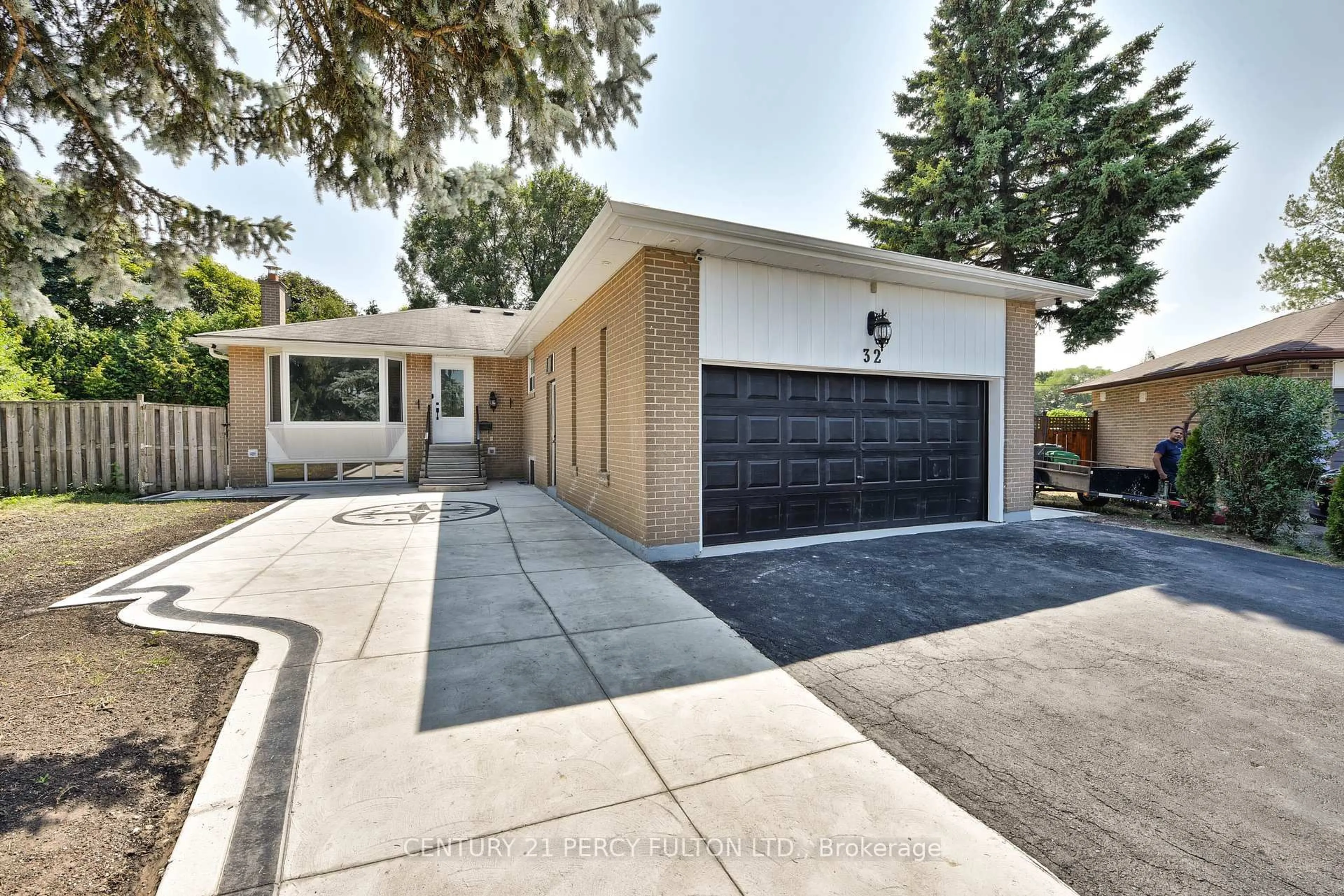 Home with brick exterior material, street for 32 Drum Oak Cres, Brampton Ontario L6T 1M5