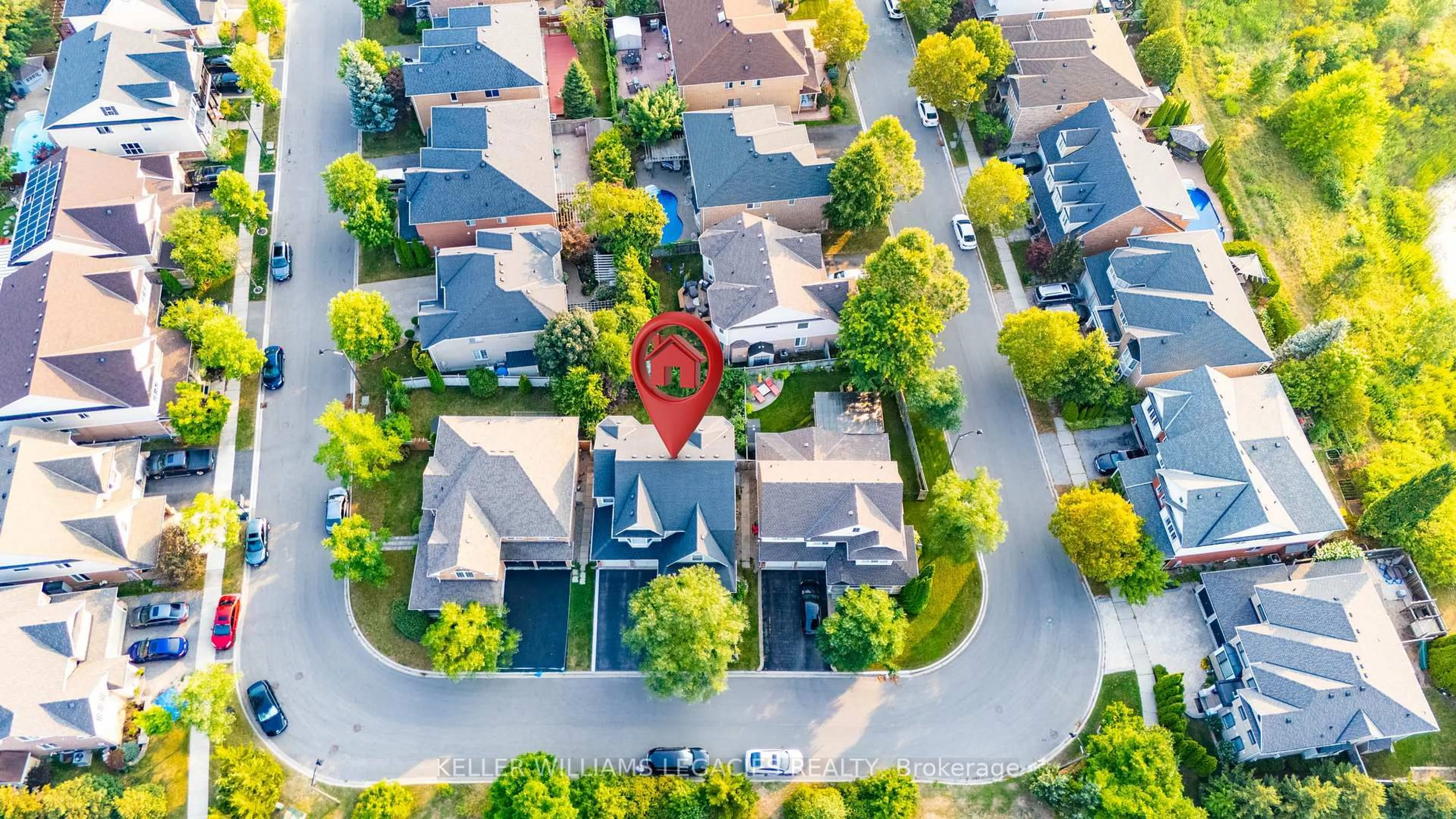 A pic from outside/outdoor area/front of a property/back of a property/a pic from drone, street for 1650 Dempsey Cres, Milton Ontario L9T 5M5