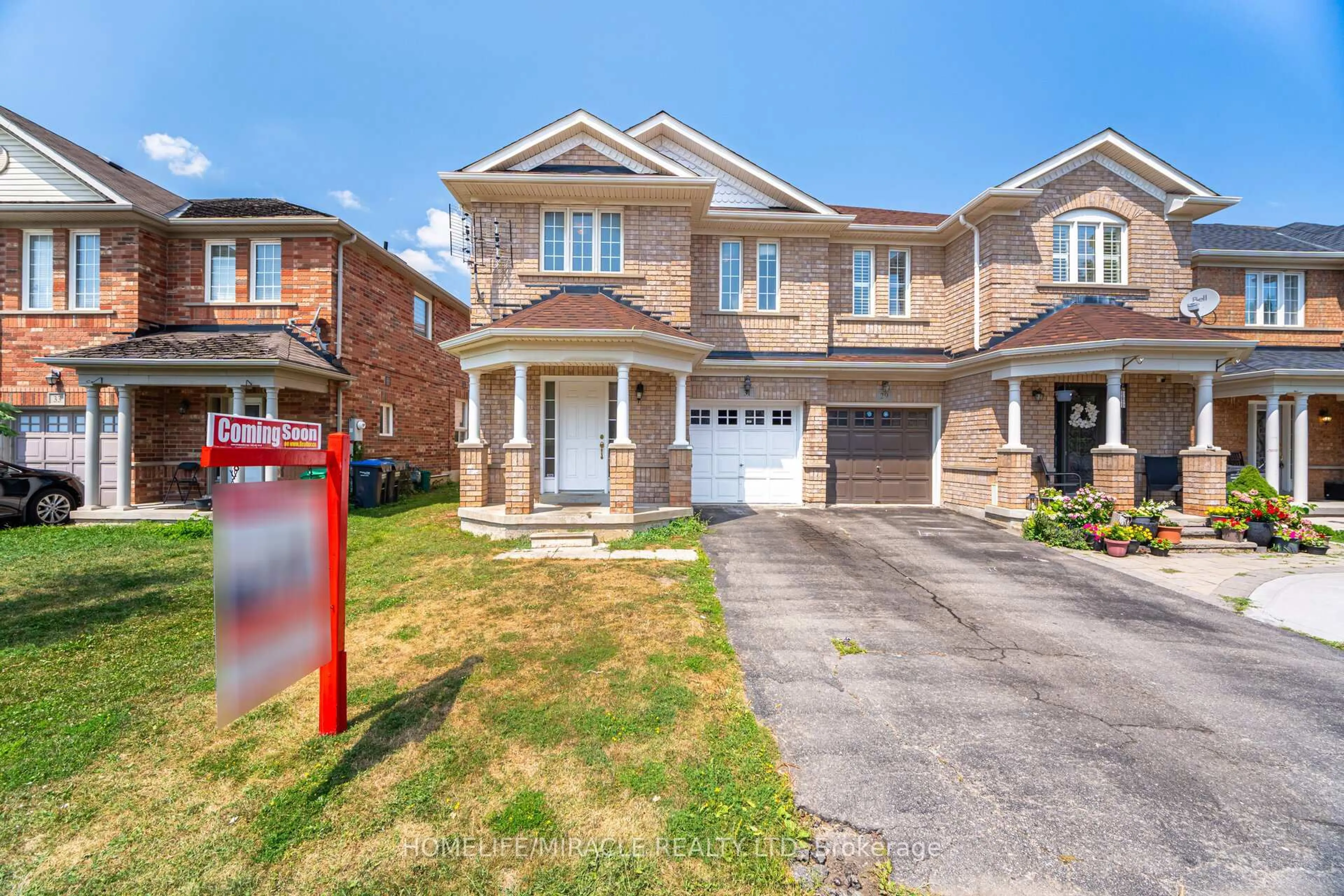 Home with brick exterior material, street for 31 Hollingsworth Circ, Brampton Ontario L7A 0J7