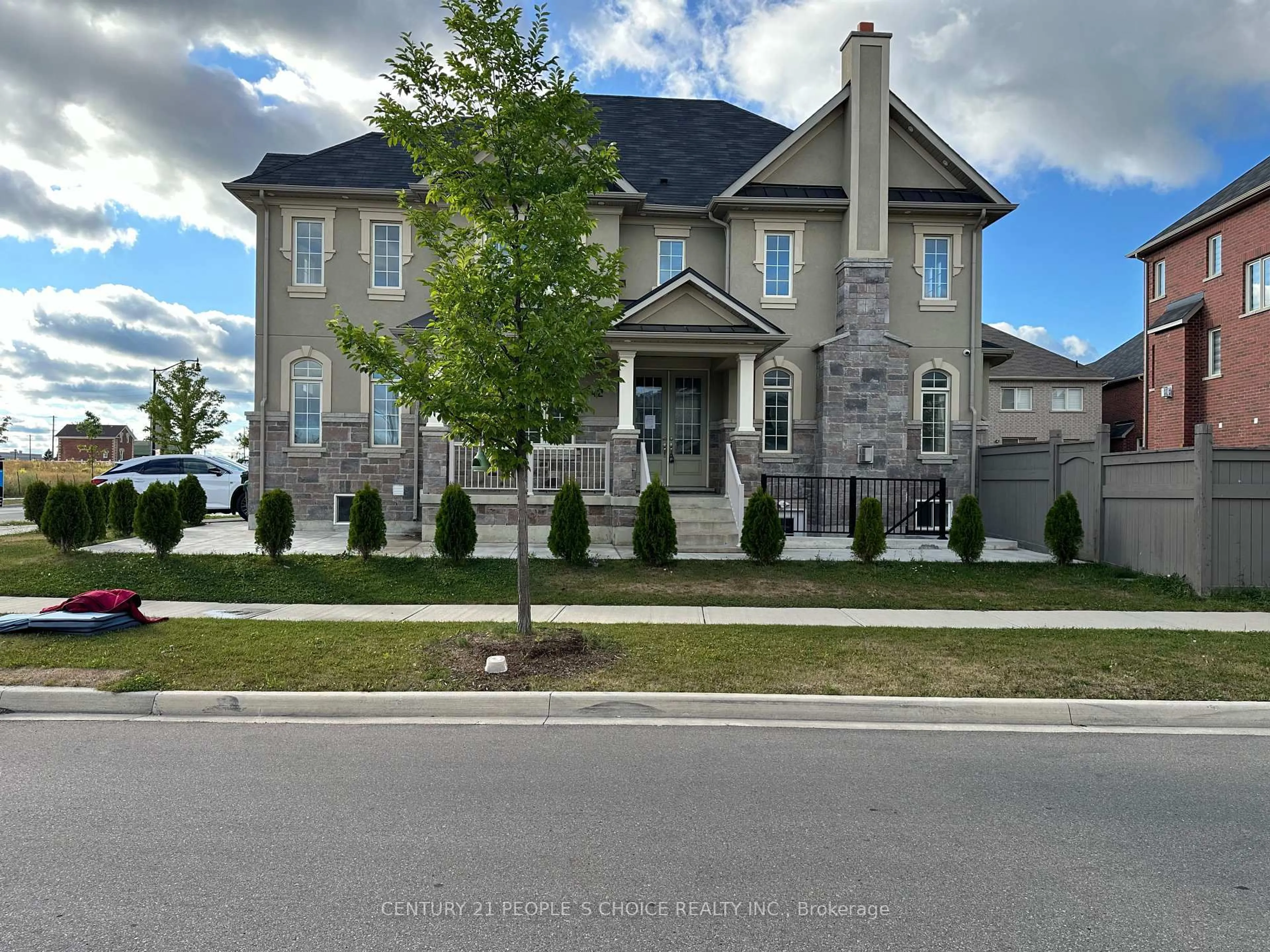Home with brick exterior material, street for 42 Seymour Rd, Brampton Ontario L6R 4A6