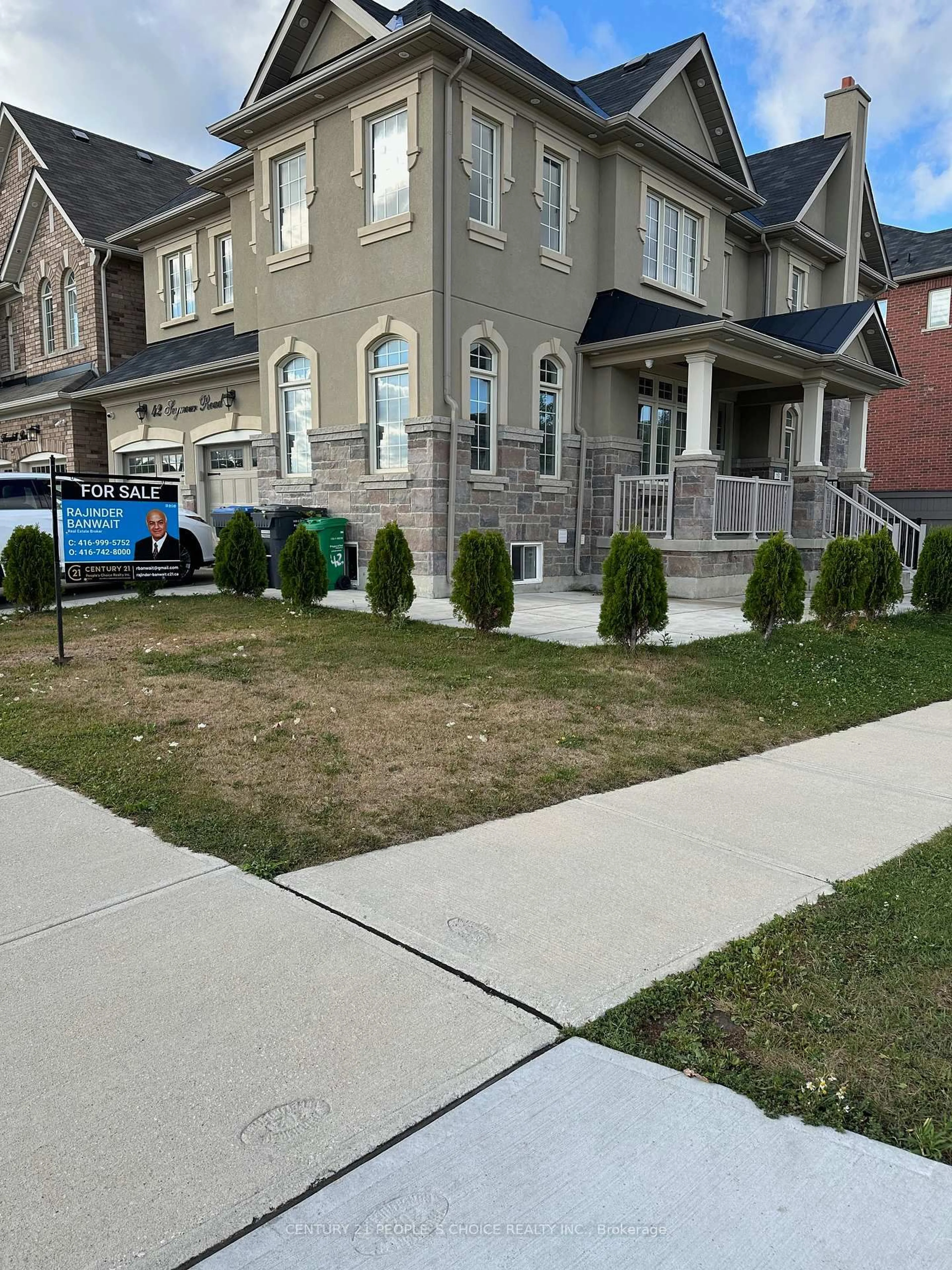 A pic from outside/outdoor area/front of a property/back of a property/a pic from drone, street for 42 Seymour Rd, Brampton Ontario L6R 4A6