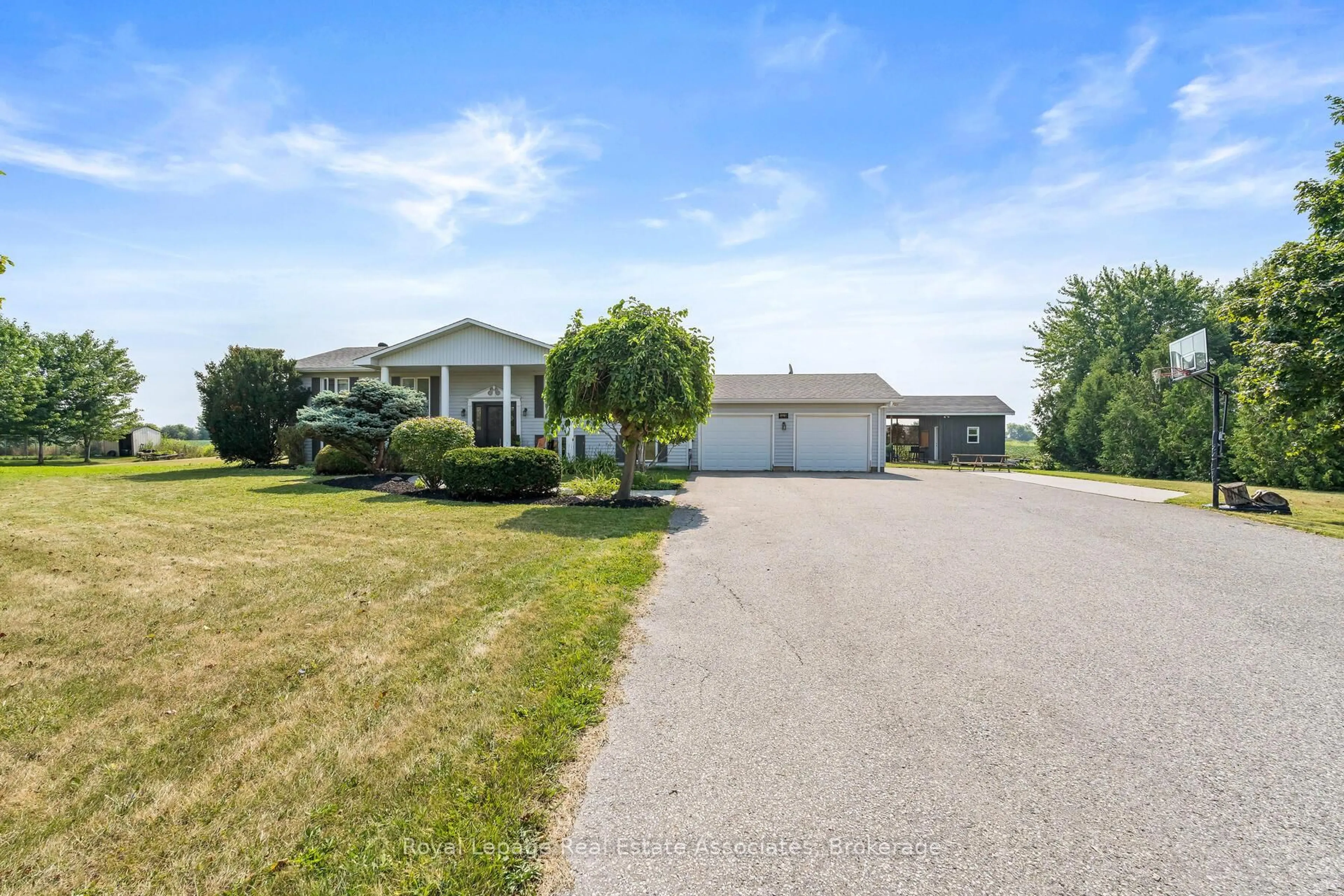 A pic from outside/outdoor area/front of a property/back of a property/a pic from drone, water/lake/river/ocean view for 13318 10 Sdrd, Halton Hills Ontario L7G 4S5