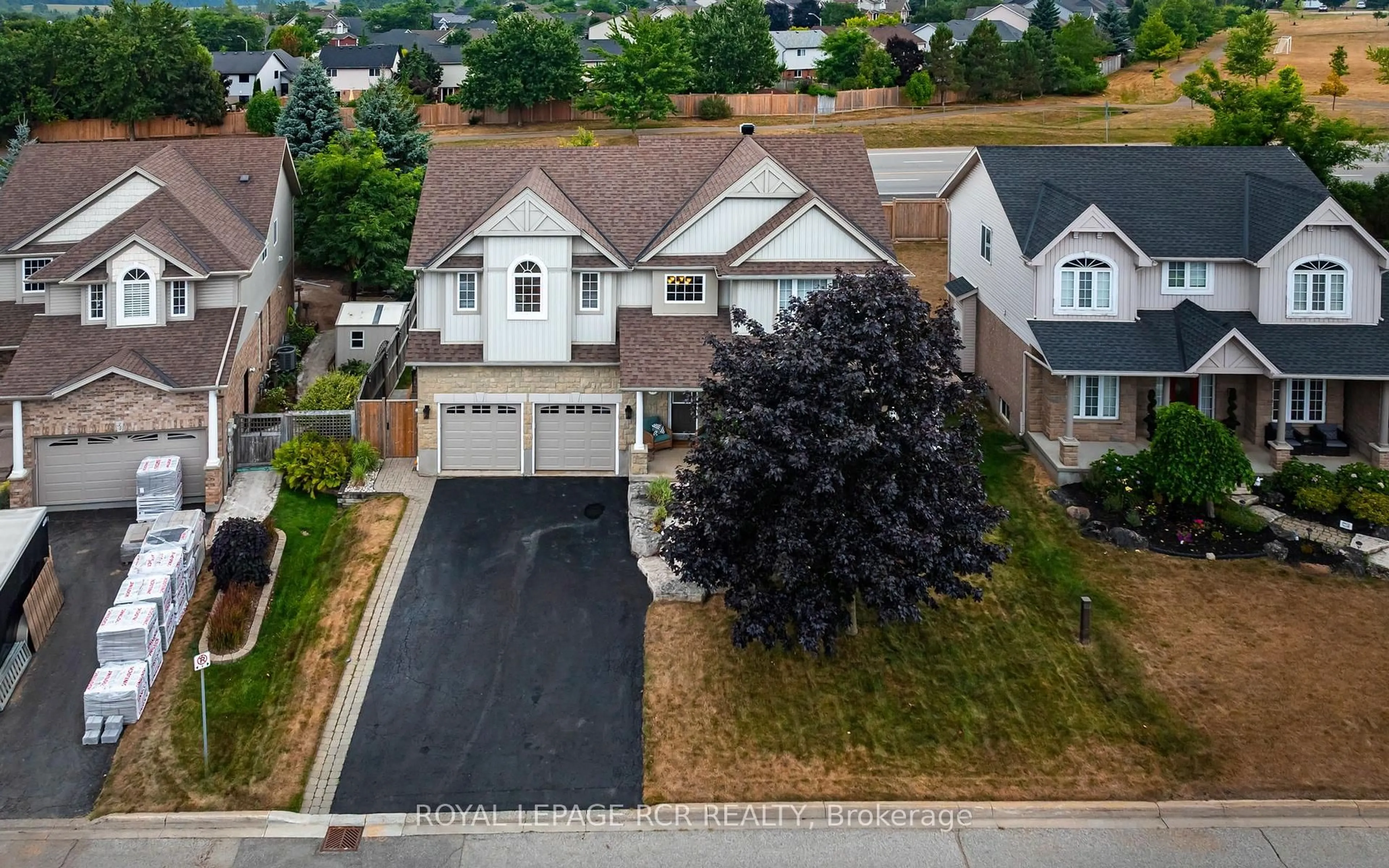 A pic from outside/outdoor area/front of a property/back of a property/a pic from drone, street for 36 Chapman Rd, Orangeville Ontario L9W 5C7