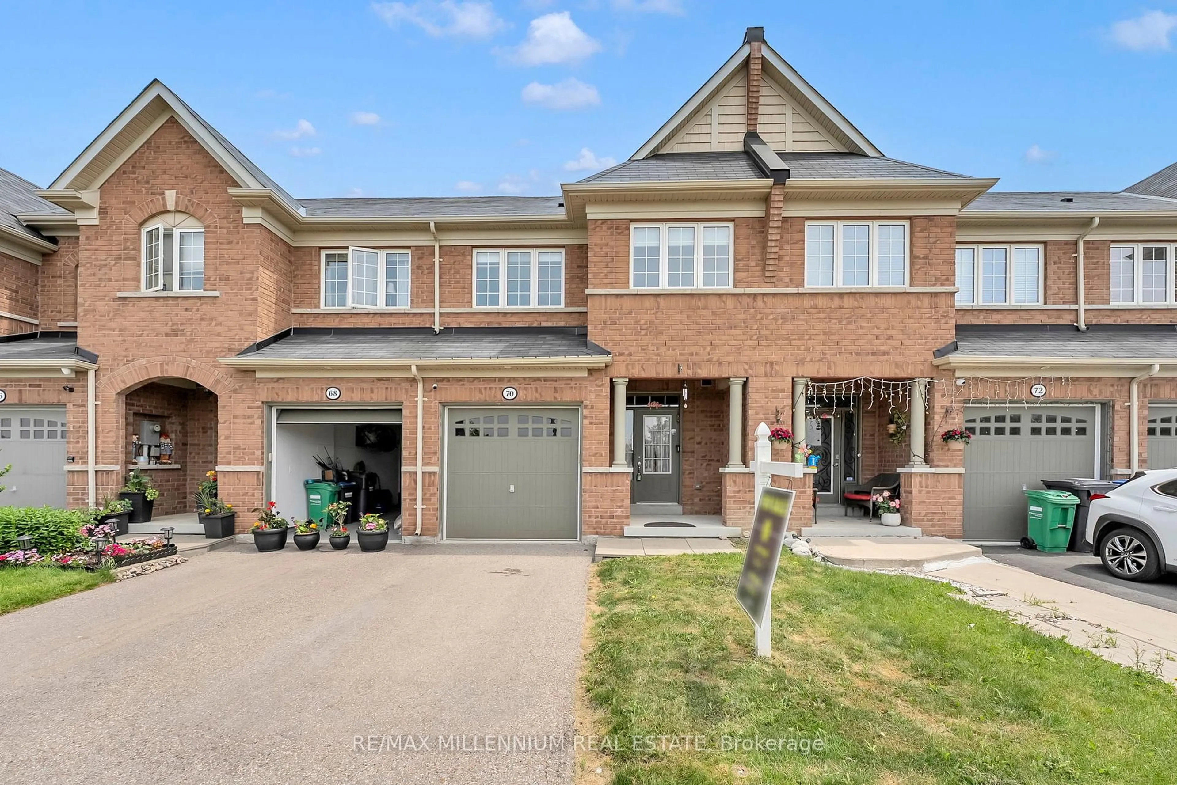 Home with brick exterior material, street for 70 Sussexvale Dr, Brampton Ontario L6R 3R4