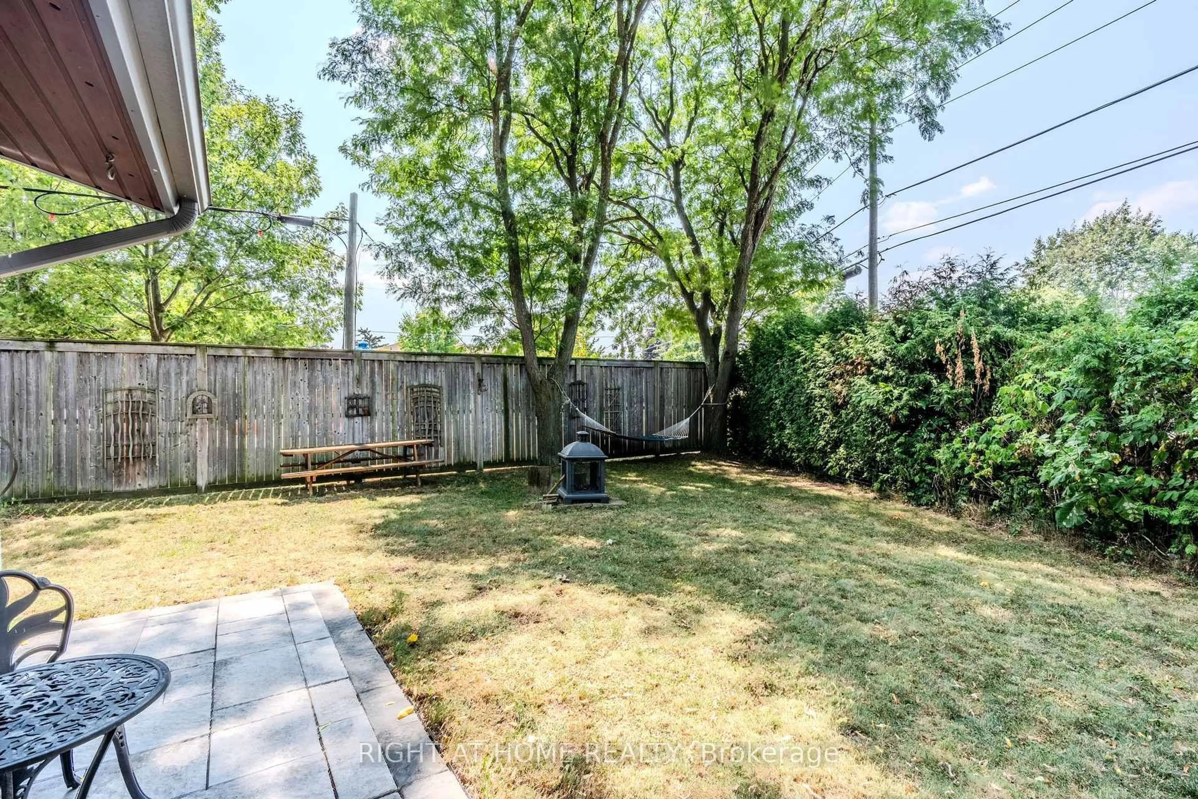 Patio, street for 2 Prince Charles Dr, Halton Hills Ontario L7G 3T7