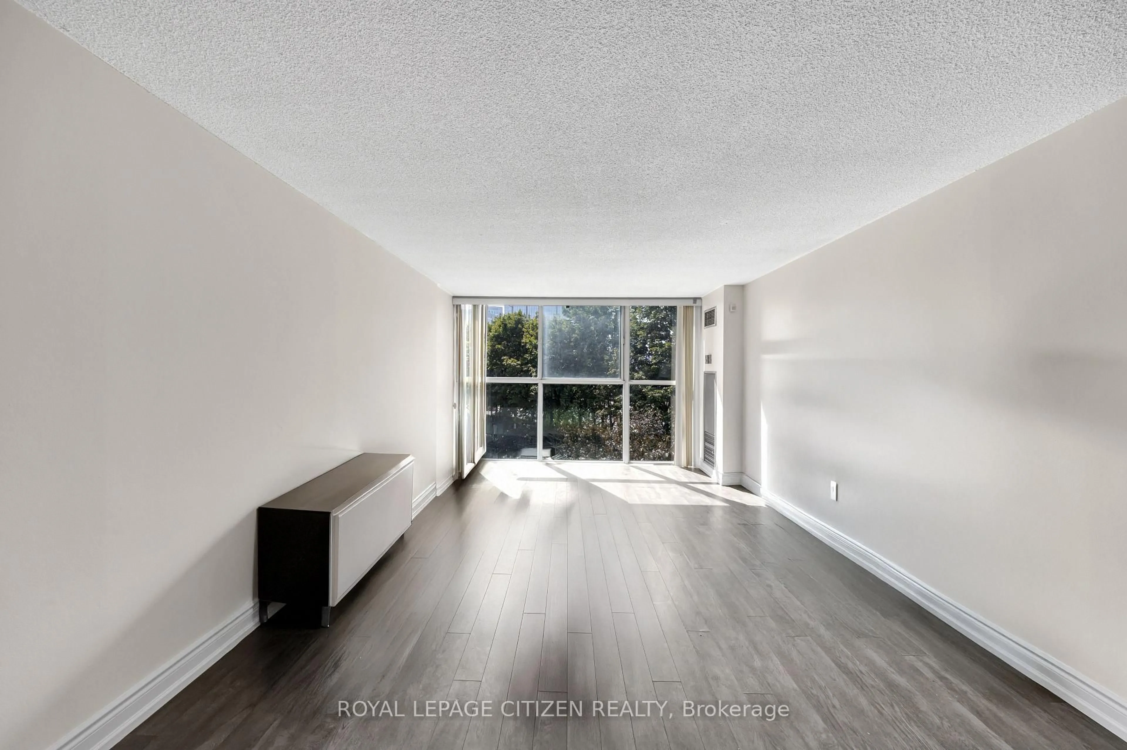 A pic of a room for 4205 Shipp Dr #301, Mississauga Ontario L4Z 2Y9