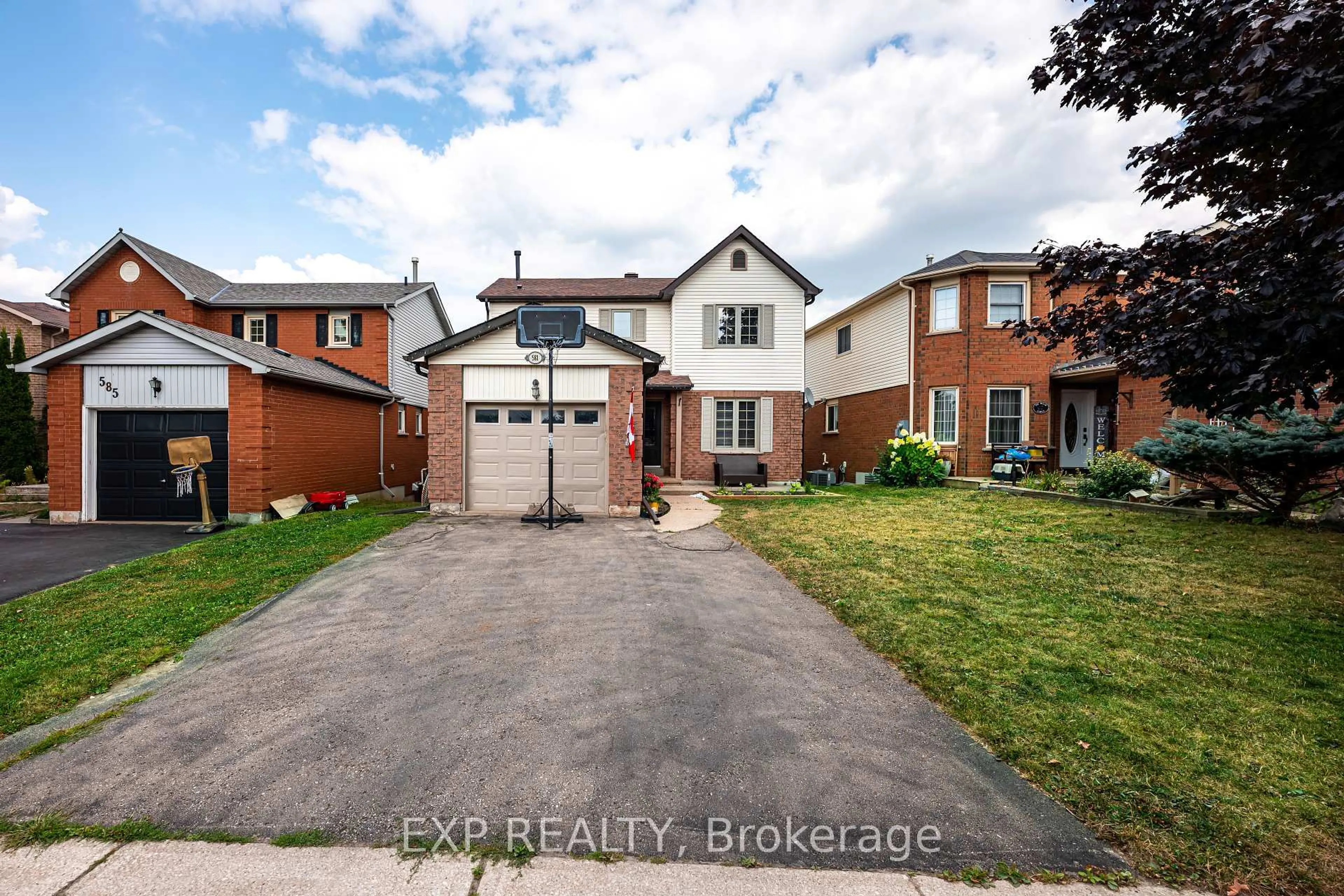 A pic from outside/outdoor area/front of a property/back of a property/a pic from drone, street for 581 College Ave, Orangeville Ontario L9W 4S5