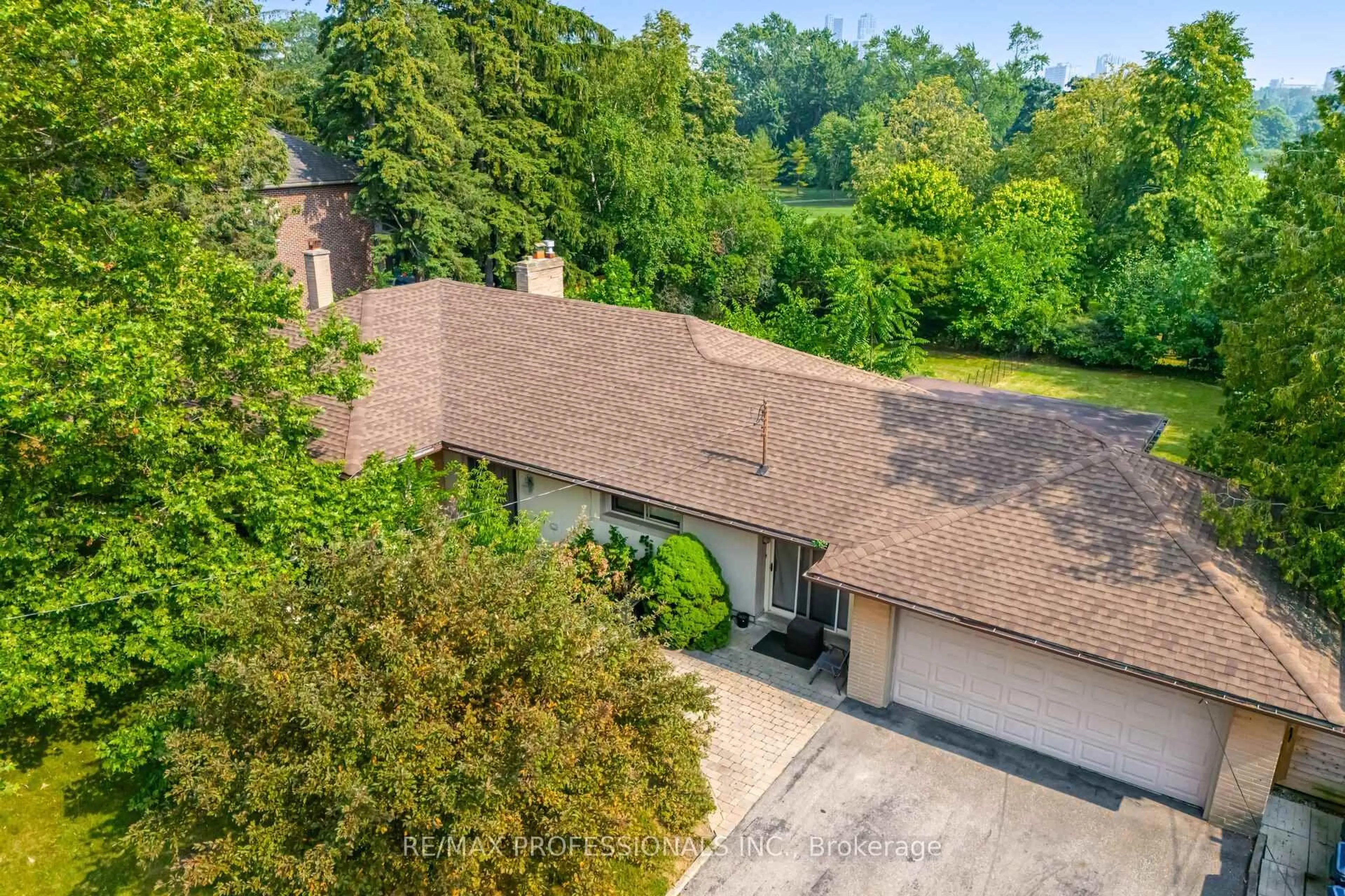 A pic from outside/outdoor area/front of a property/back of a property/a pic from drone, unknown for 55 Bywood Dr, Toronto Ontario M9A 1M1