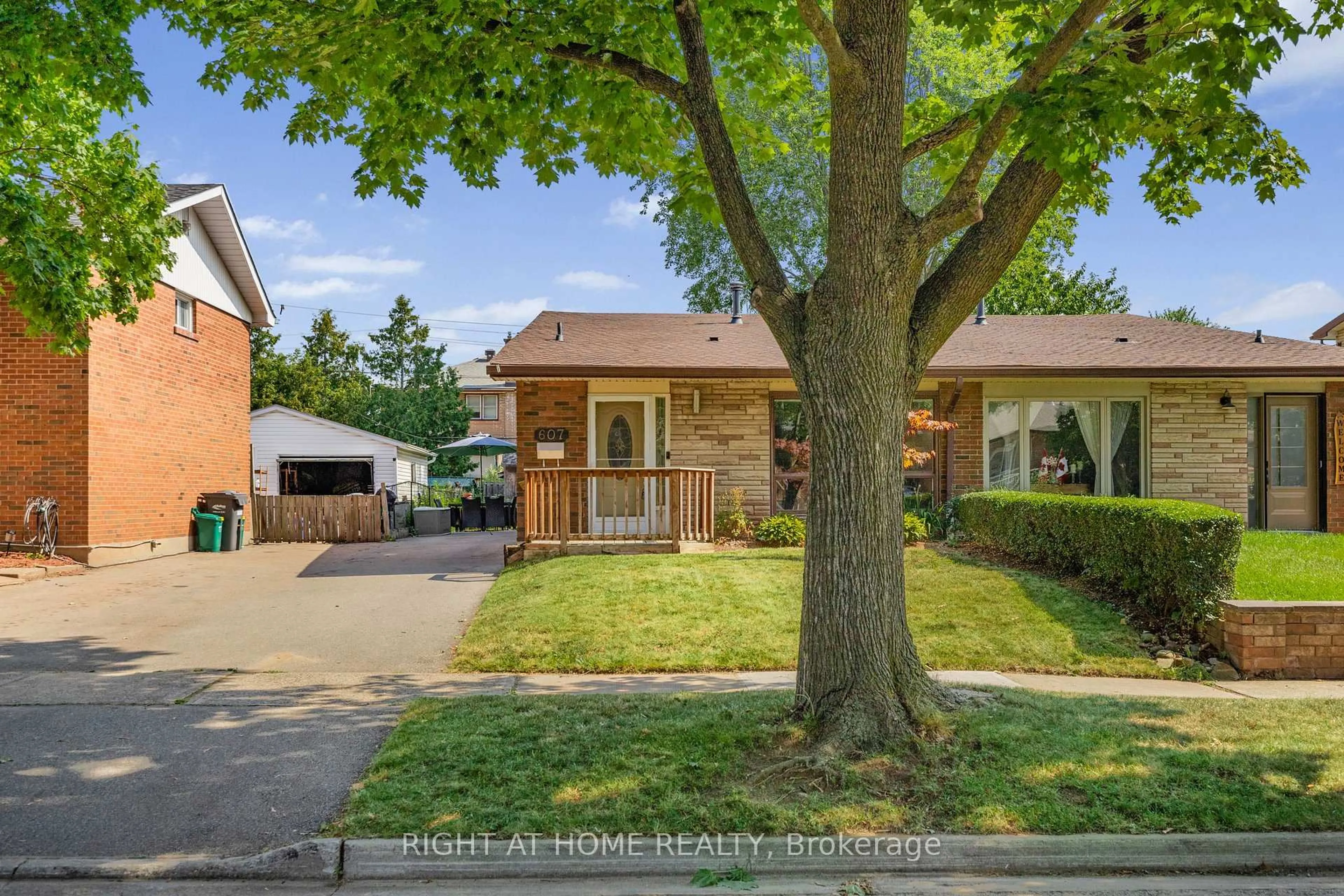 Home with brick exterior material, street for 607 Turner Dr, Burlington Ontario L7L 2W8